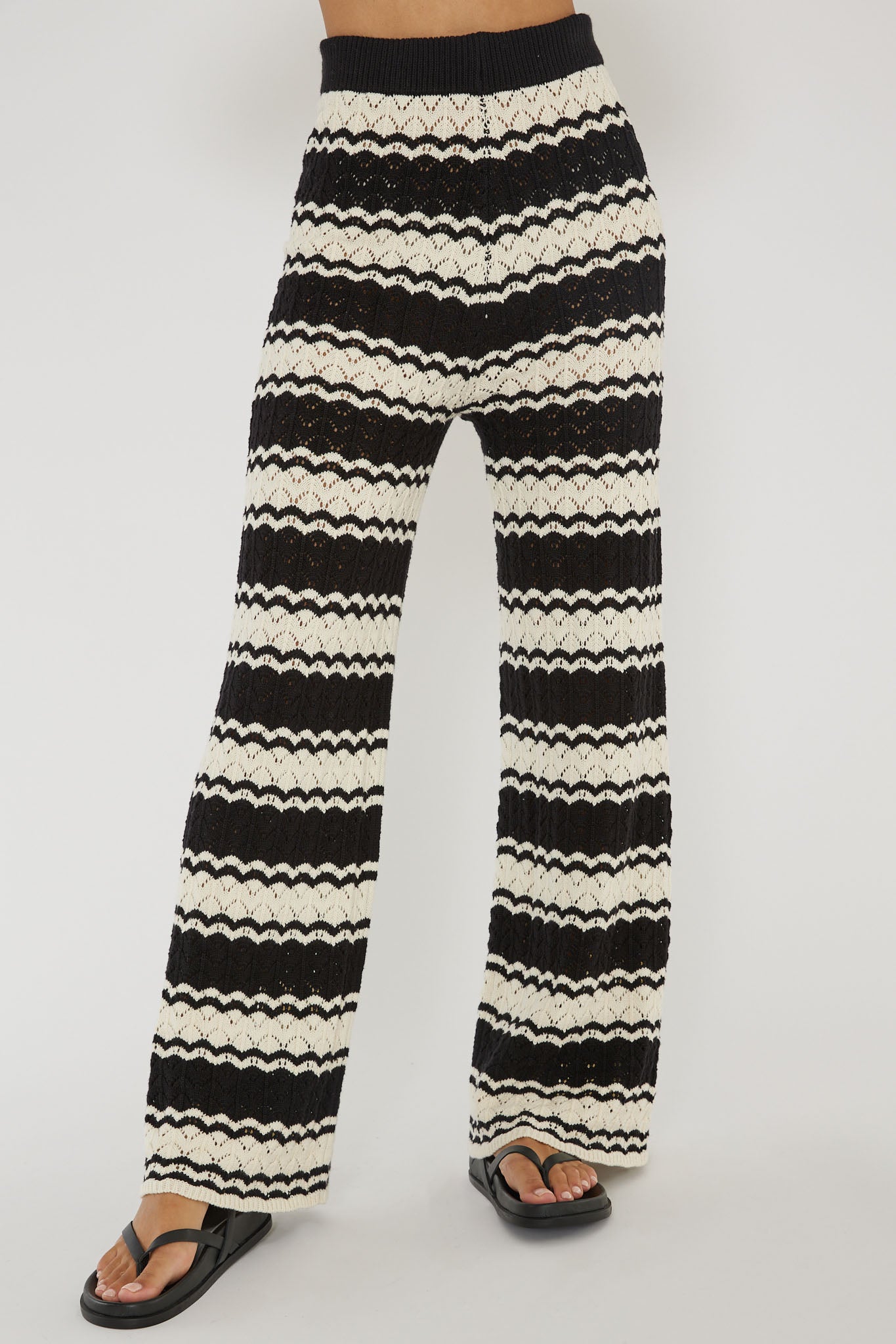 最終値下げ　liilu crochet pants 4y Maysah Elastic Waist Crochet Pants Black/White | Selfie Leslie