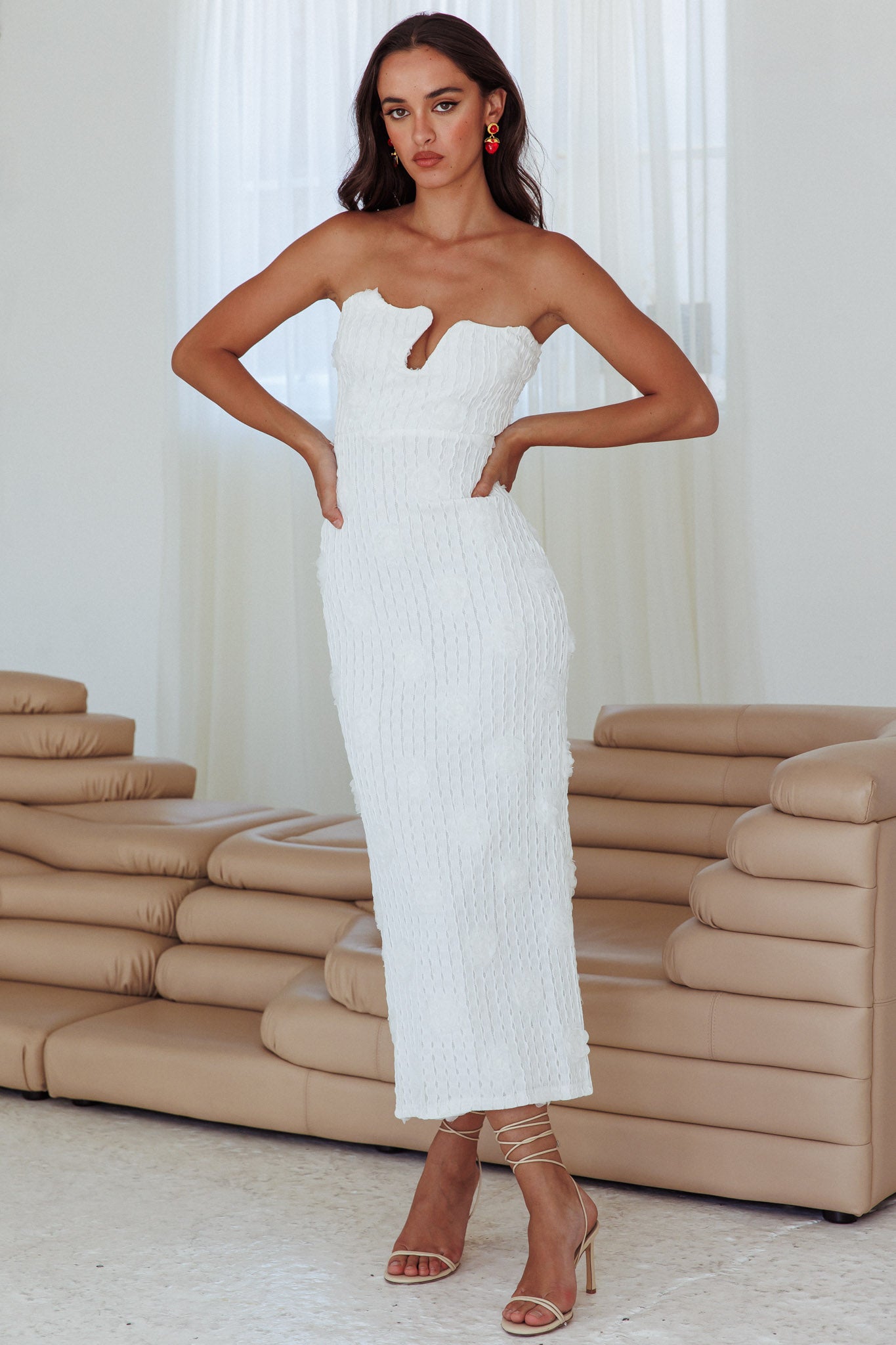Horizon Strapless Textured Floral Midi Dress White– Selfie Leslie Australia