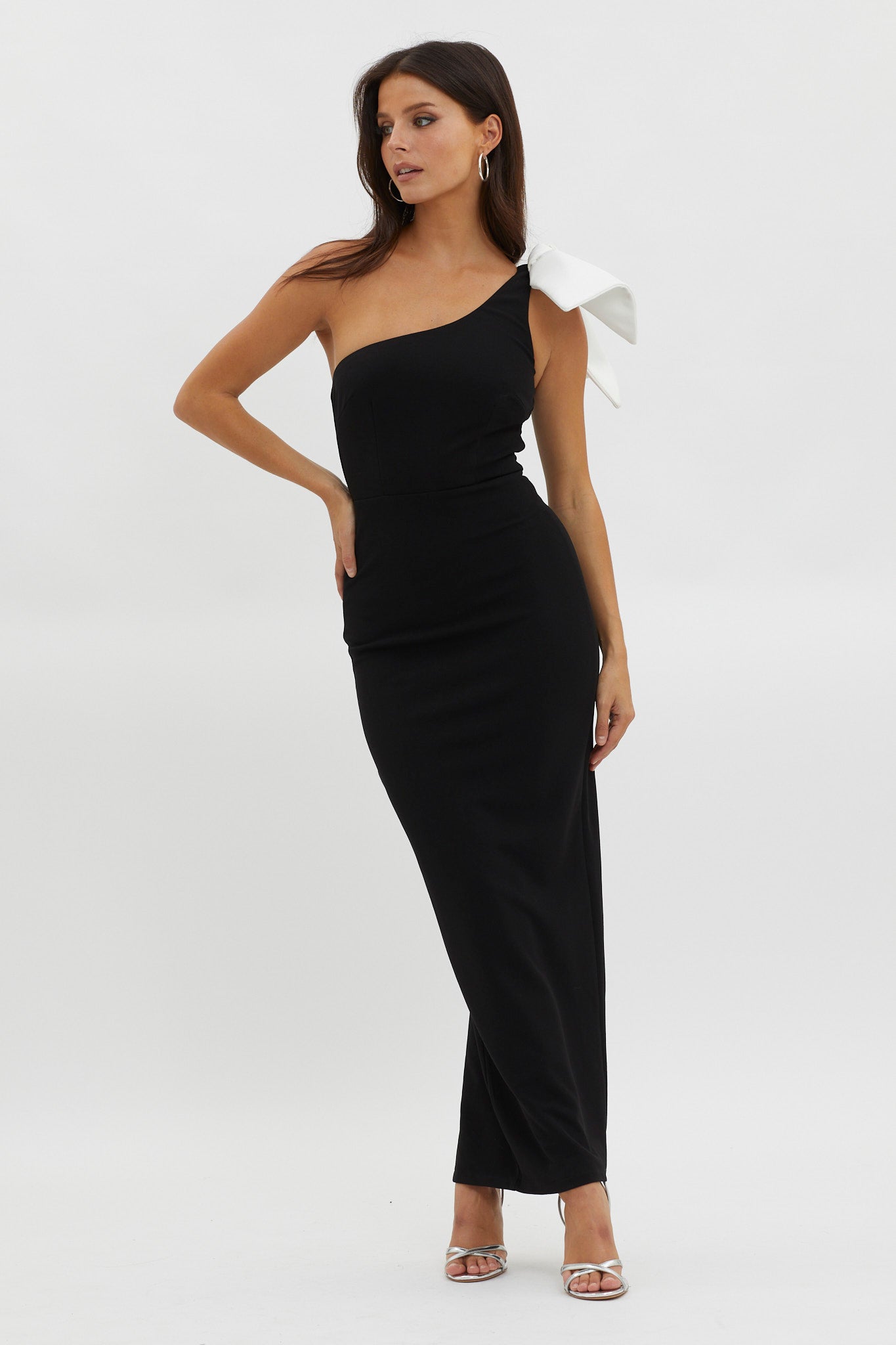 Tiffany One-Shoulder Bow Maxi Dress Black– Selfie Leslie Australia