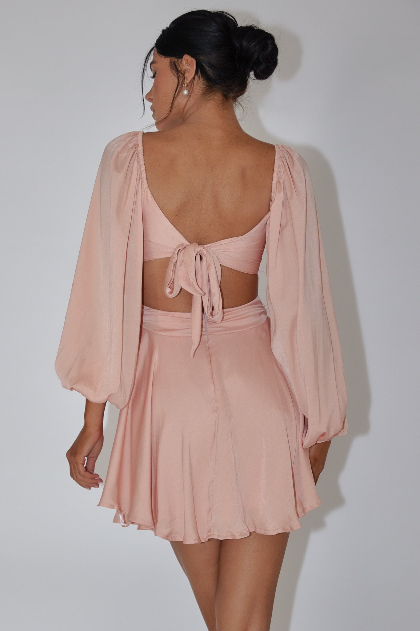 Miraya Balloon Sleeve Twist Mini Dress Peach by Selfie Leslie Australia