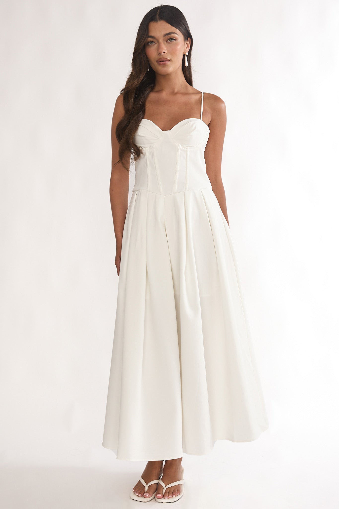 Kearsy Box Pleat Sweetheart Neckline Midi Dress White by Selfie Leslie Australia