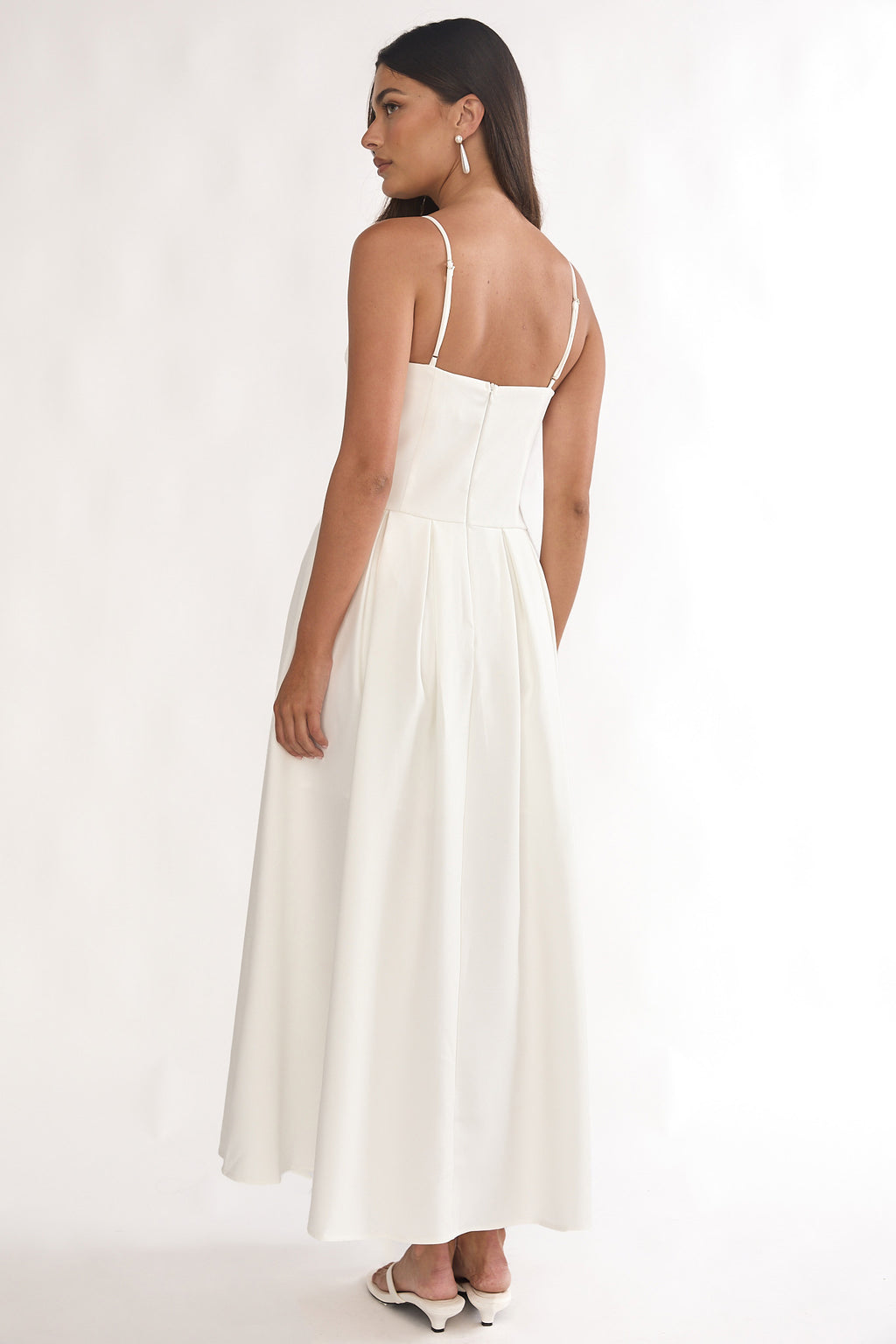 Kearsy Box Pleat Sweetheart Neckline Midi Dress White by Selfie Leslie Australia