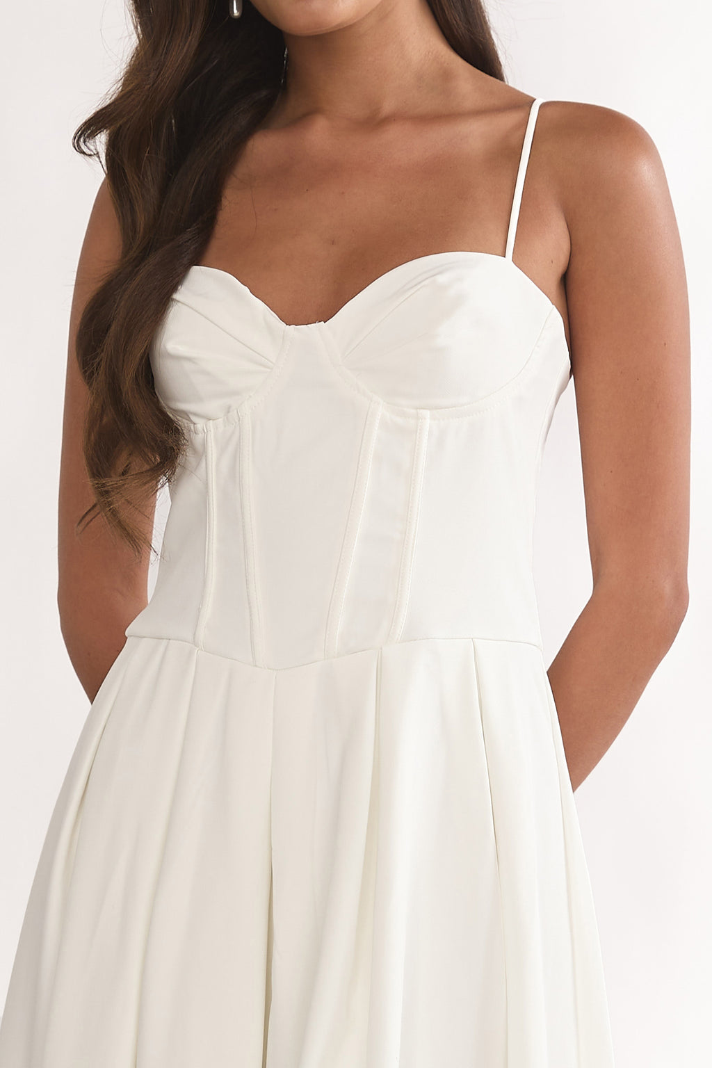 Kearsy Box Pleat Sweetheart Neckline Midi Dress White by Selfie Leslie Australia