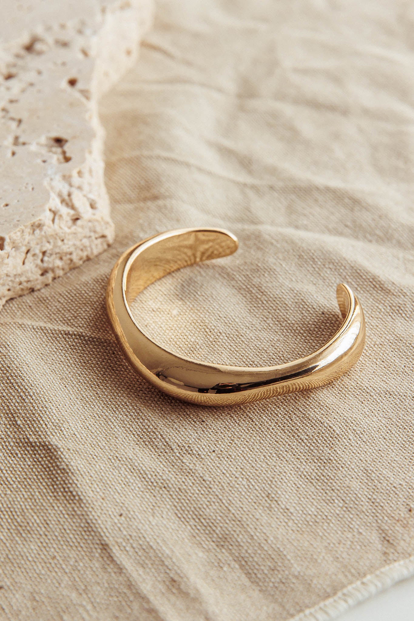 Jamaica Curvilinear Cuff Gold by Selfie Leslie Australia