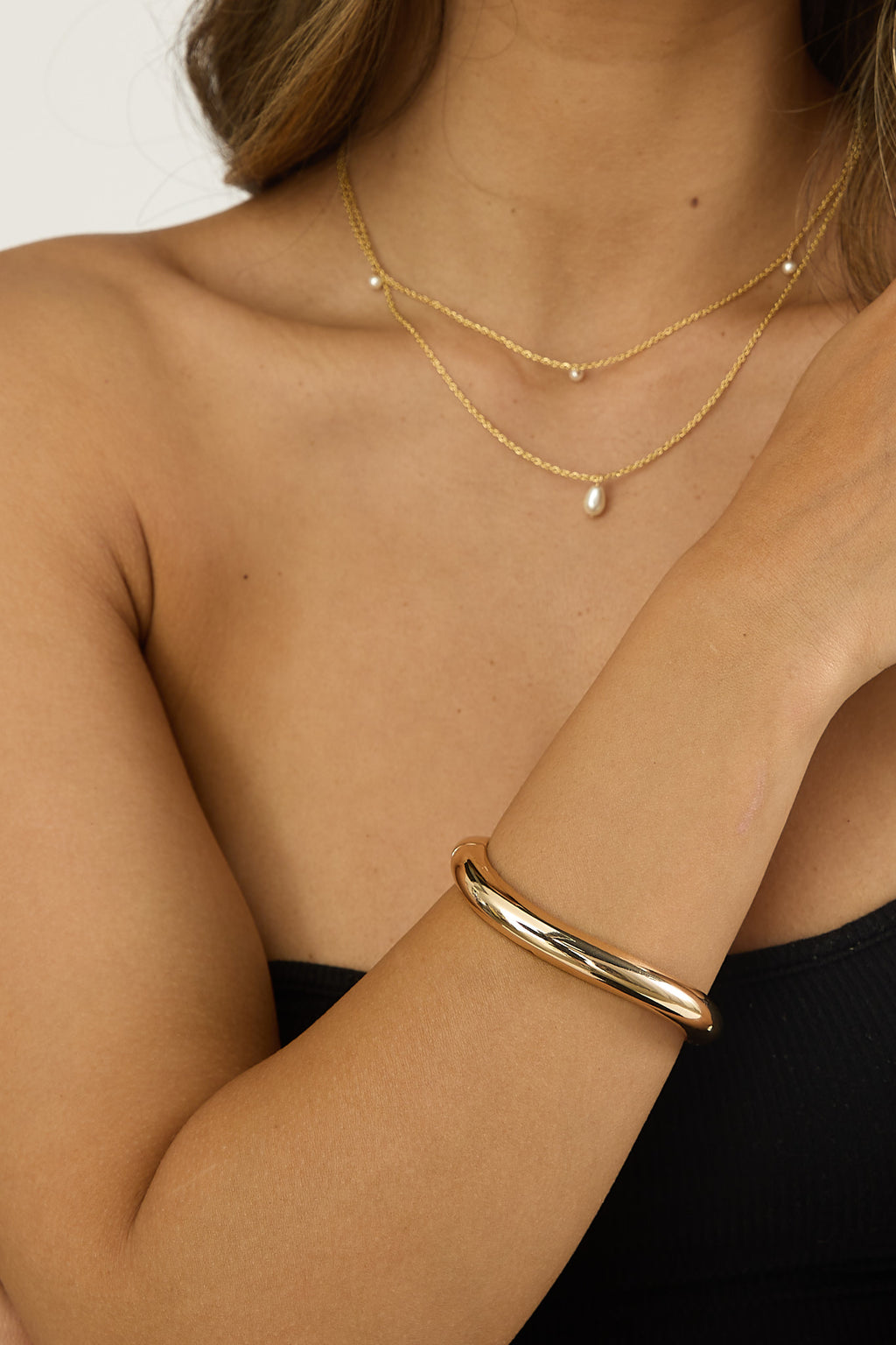 Hilda Irregular Clasp Bangle Gold by Selfie Leslie Australia