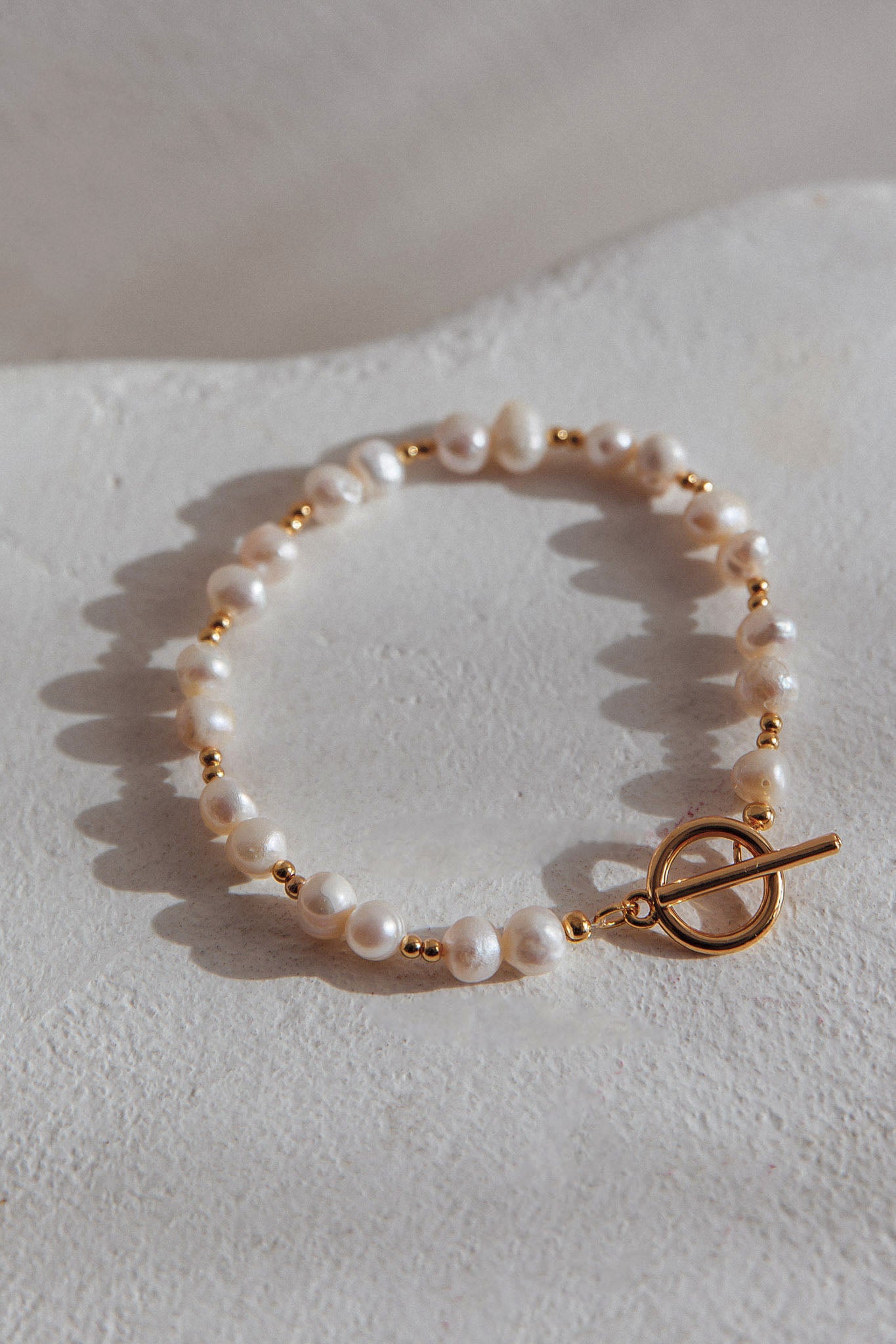 Alexander Freshwater Pearl Toggle Clasp Bracelet Gold by Selfie Leslie Australia