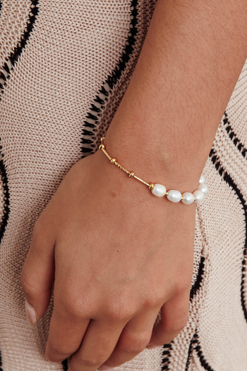 Heartbeat Freshwater Pearl Beaded Chain Bracelet Gold by Selfie Leslie Australia