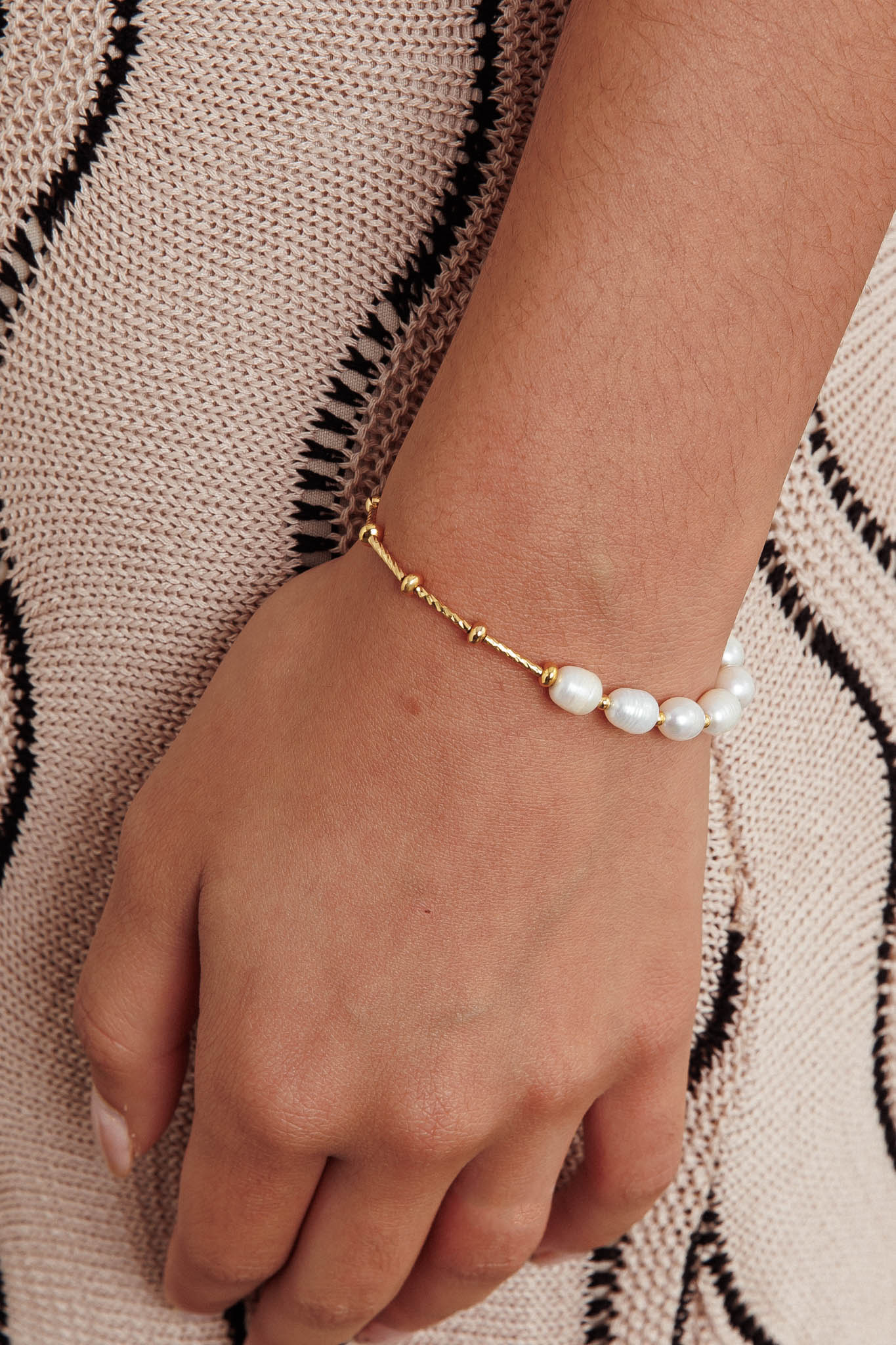 Heartbeat Freshwater Pearl Beaded Chain Bracelet Gold by Selfie Leslie Australia