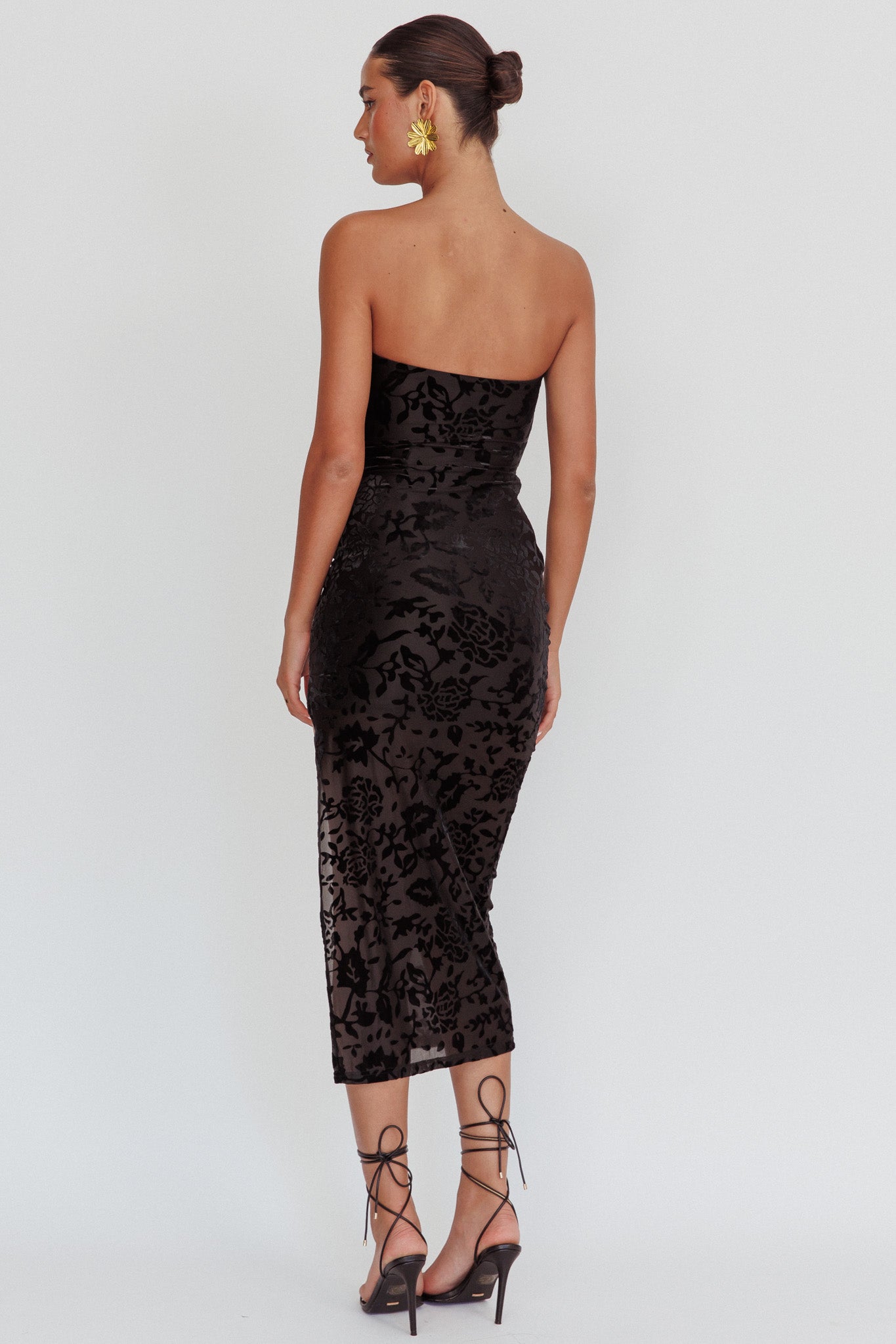 Sing To Me Keyhole Velvet Midi Dress Black by Selfie Leslie Australia