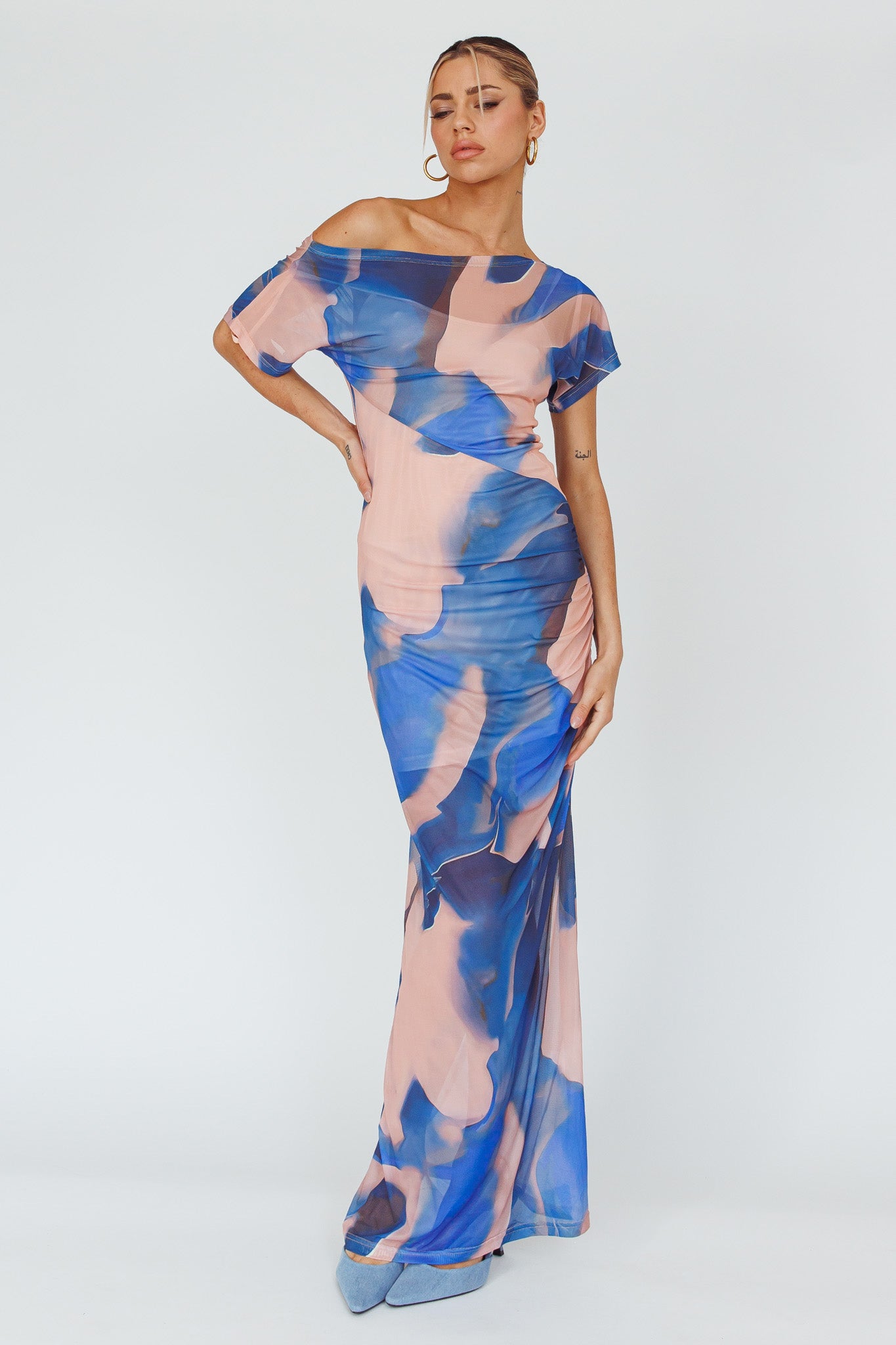 Tumi Short Sleeve Maxi Dress Printed Beige by Selfie Leslie Australia