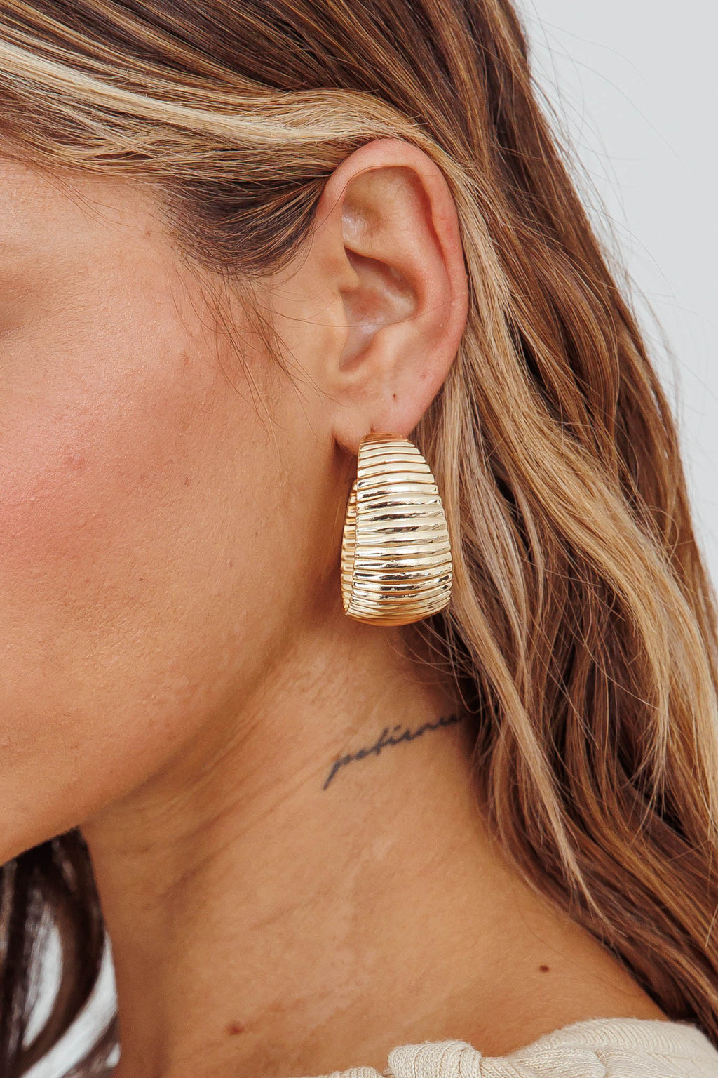 Laureen Ribbed Hoop Earrings Gold by Selfie Leslie Australia