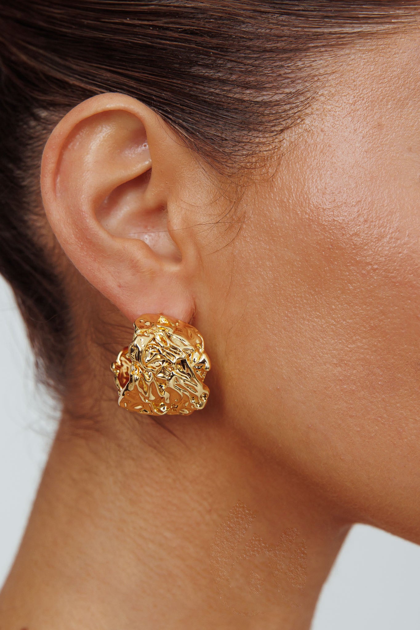 Ora Crinkle Foil Hoop Earrings Gold by Selfie Leslie Australia