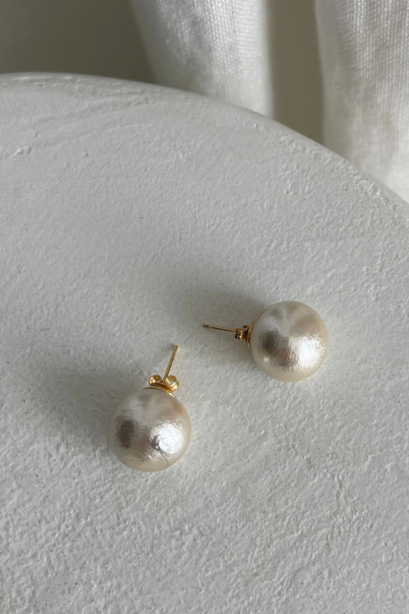 Ari Large Pearl Stud Earrings Gold by Selfie Leslie Australia