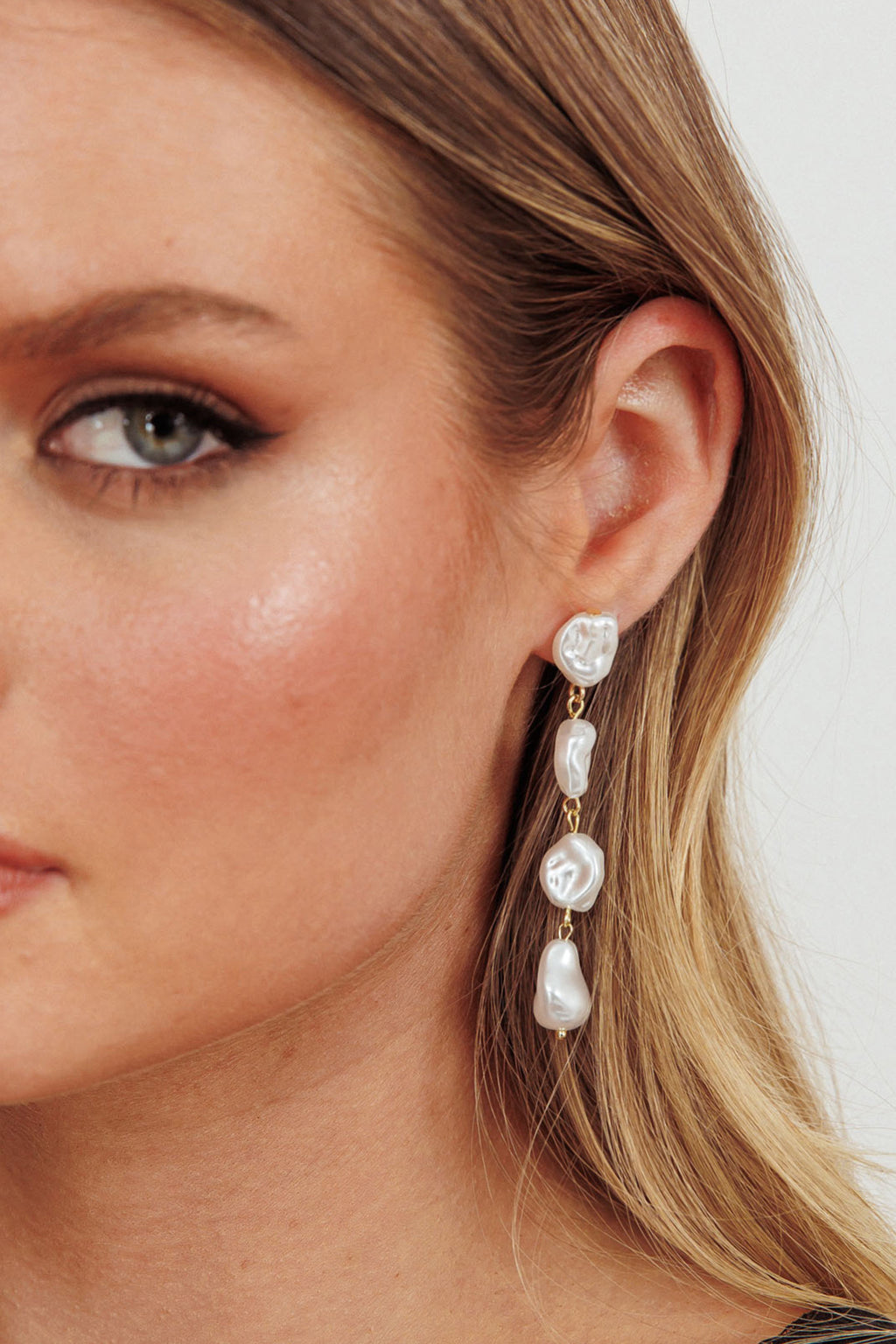 Crescendo Drop Pearl Earrings by Selfie Leslie Australia