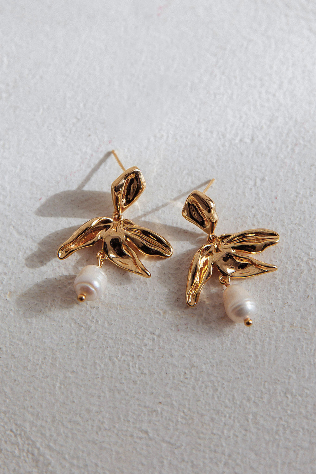 Lucie Drop Flower And Pearl Earrings Gold by Selfie Leslie Australia