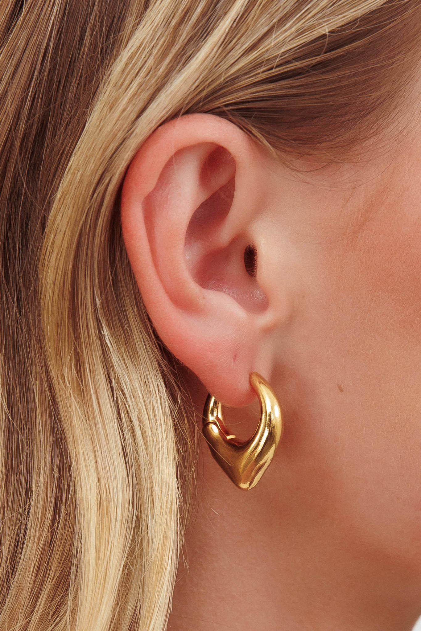 Eternal U-Shape Huggie Earrings Gold by Selfie Leslie Australia
