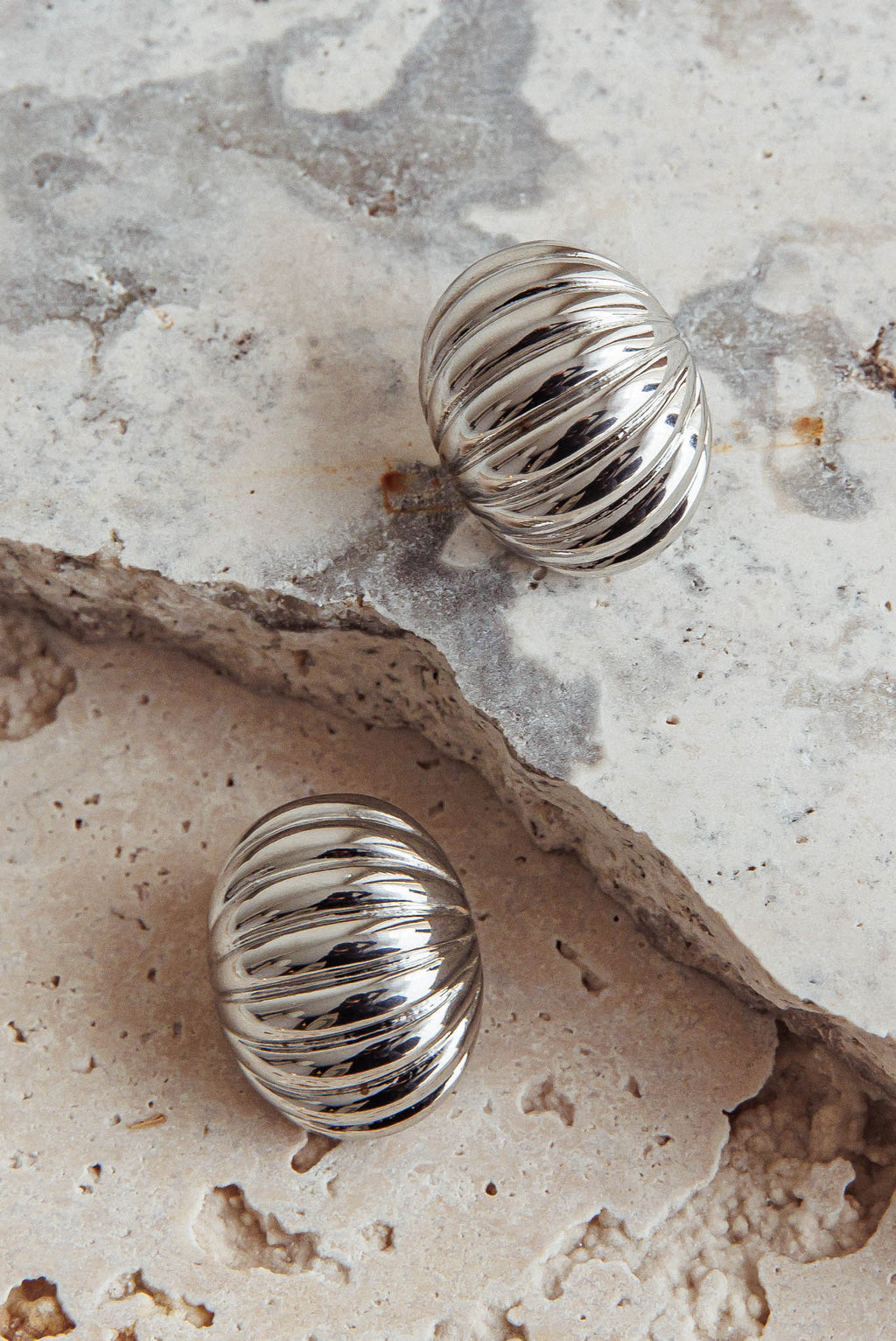Shelly Ribbed Curve Earrings Dark Silver by Selfie Leslie Australia