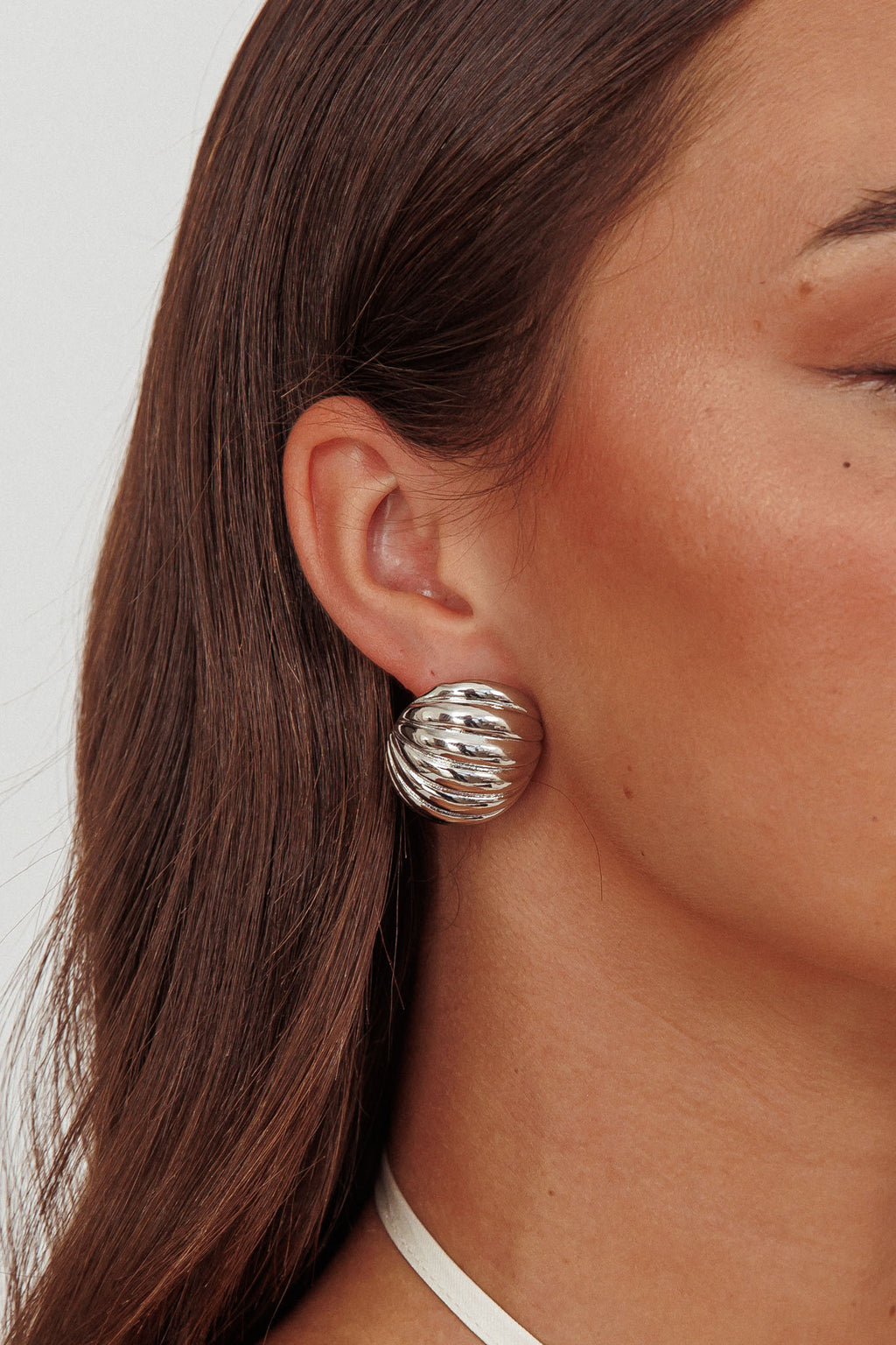Shelly Ribbed Curve Earrings Dark Silver by Selfie Leslie Australia