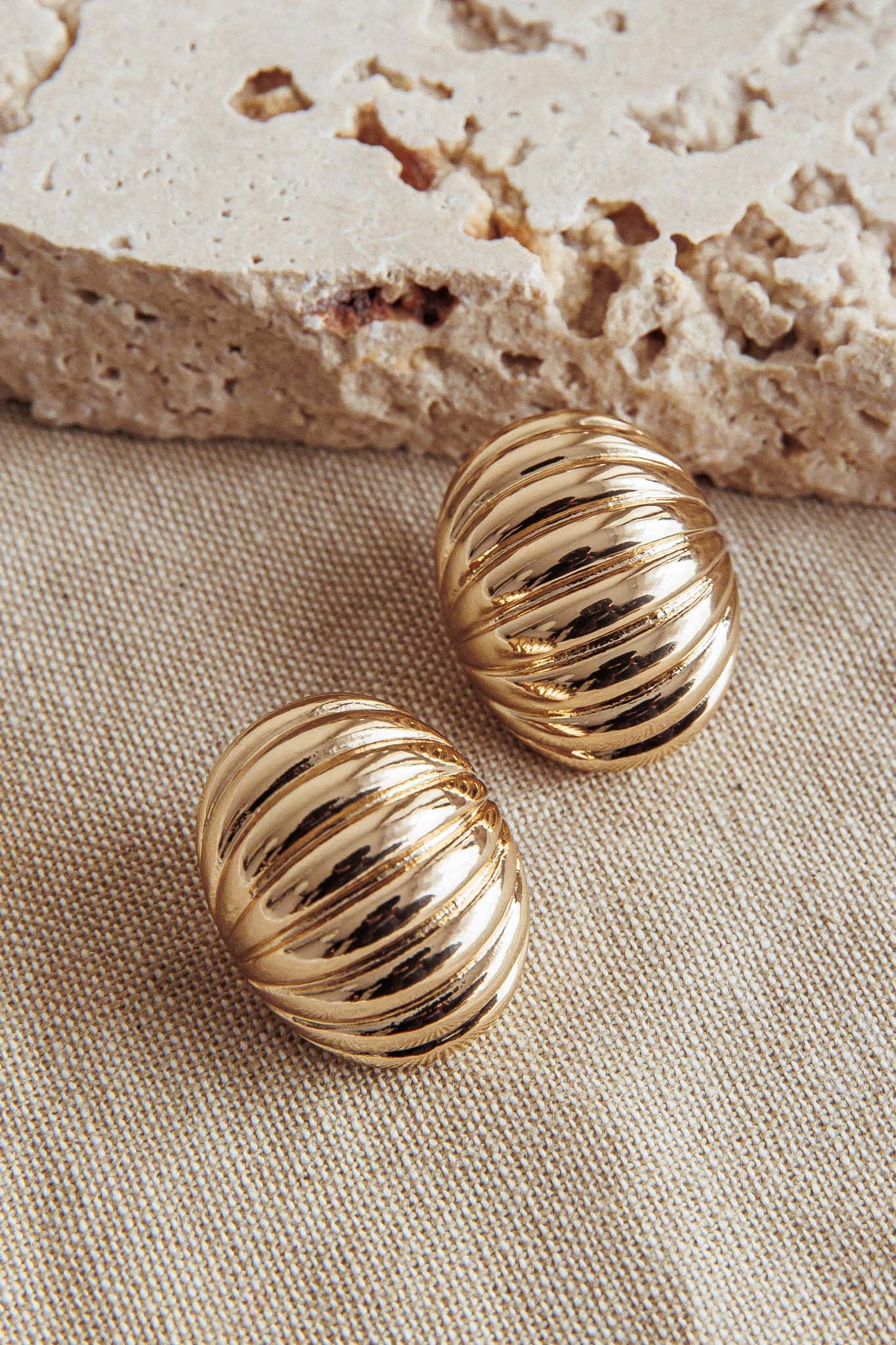 Shelly Ribbed Curve Earrings Gold by Selfie Leslie Australia