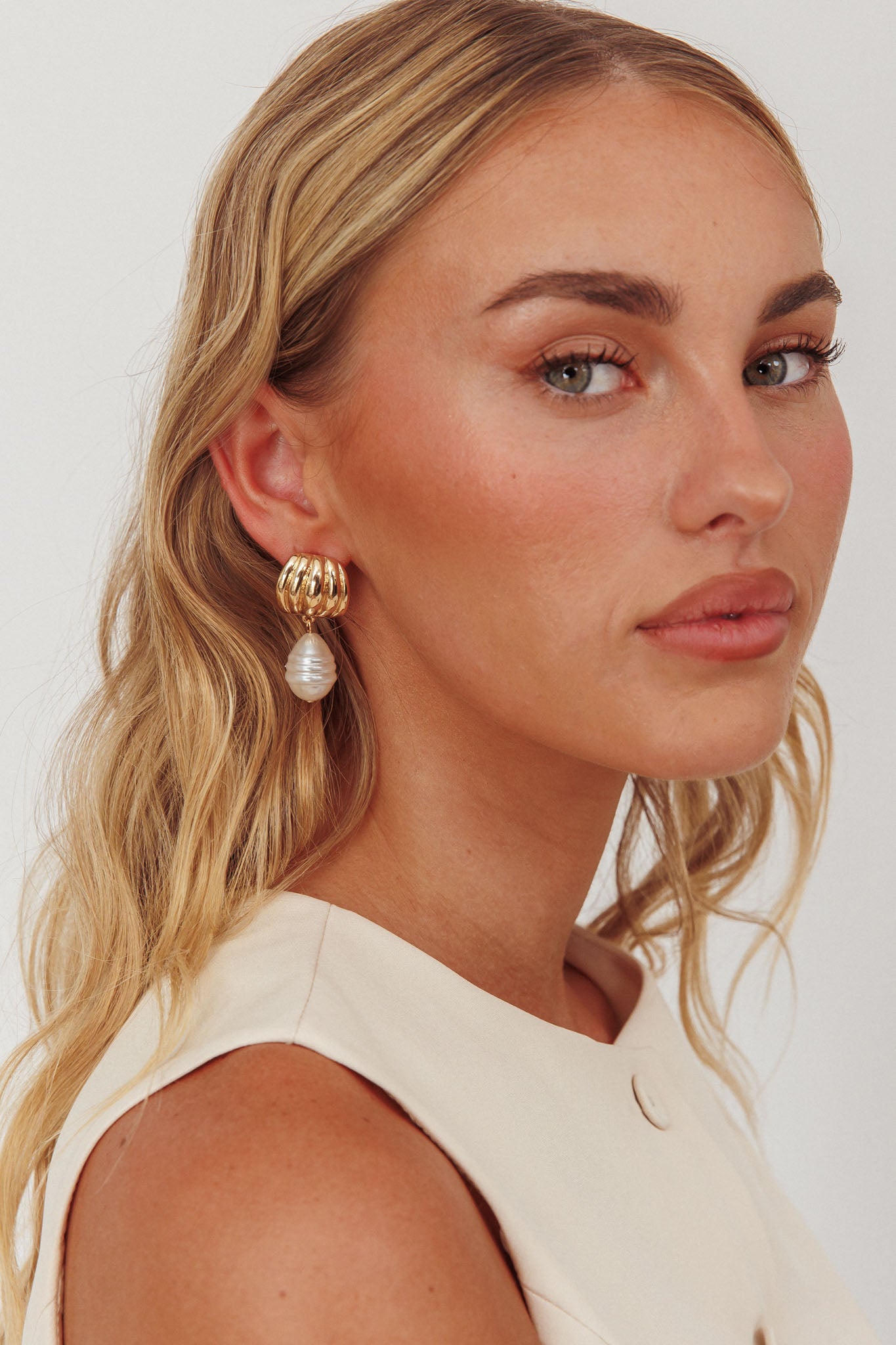 Andi Ridged Pearl Drop Stud Earrings Gold/Pearl by Selfie Leslie Australia