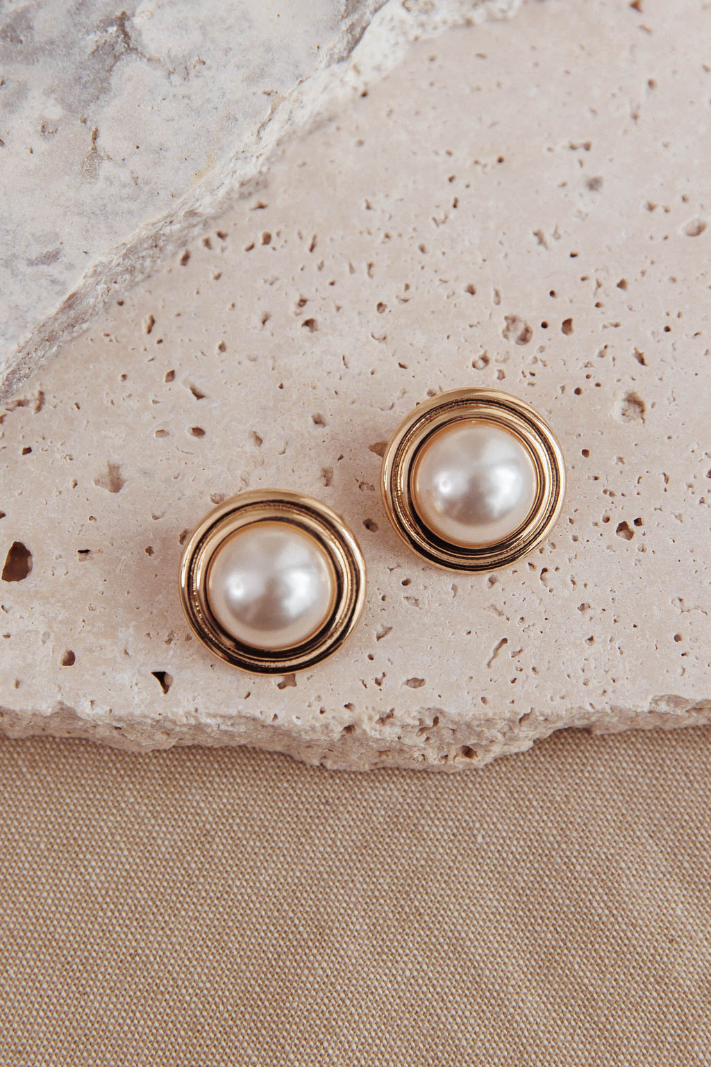 Sara Pearl Circle Earrings Gold/Pearl by Selfie Leslie Australia