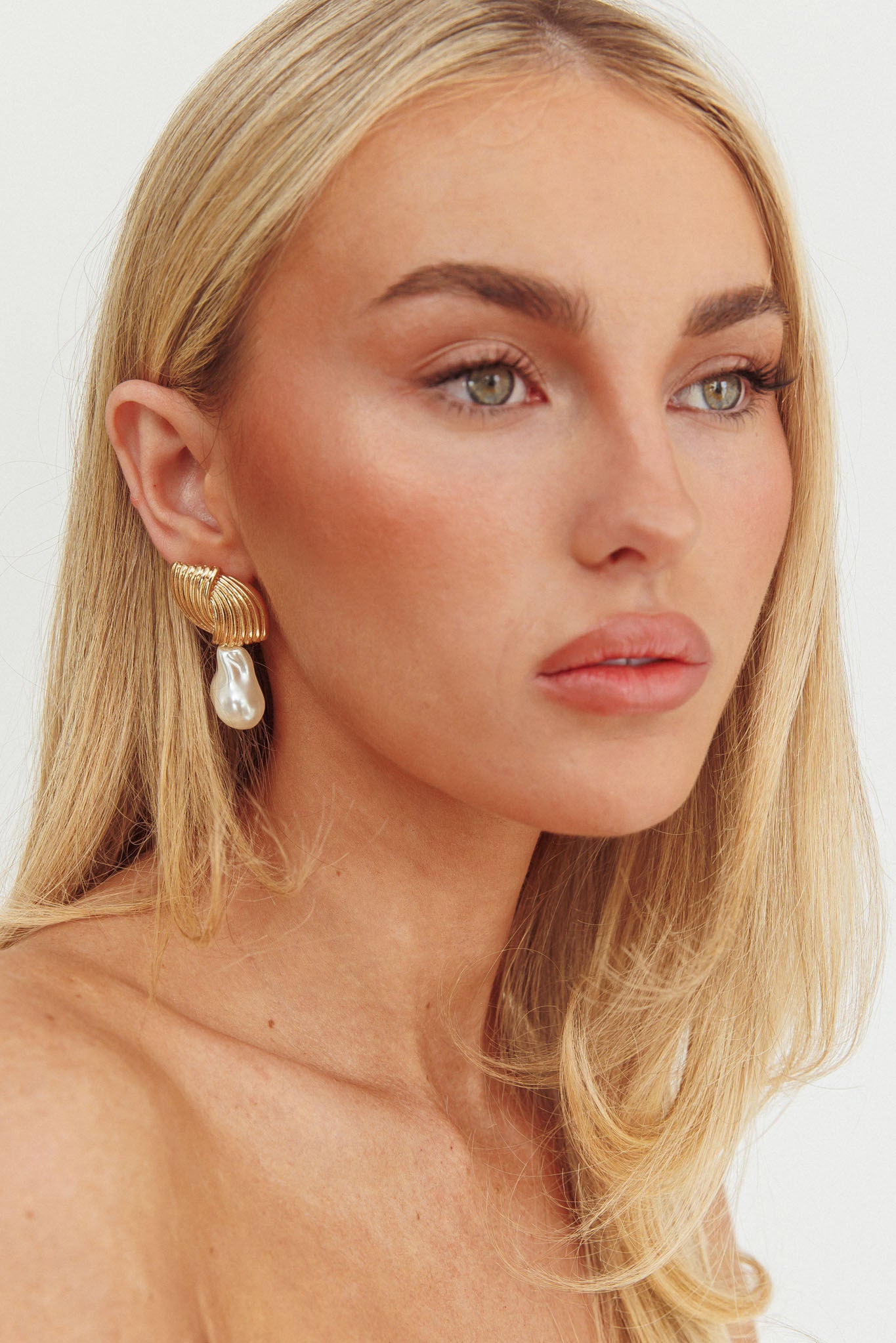 High Season Baroque Pearl Droplet Earrings Gold/Pearl by Selfie Leslie Australia