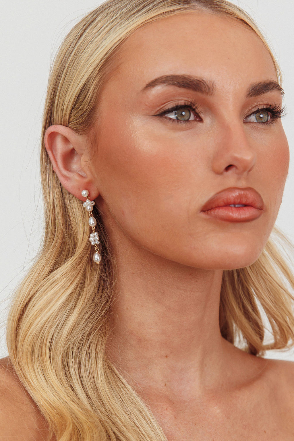 Simone Dangle Earrings Pearl by Selfie Leslie Australia