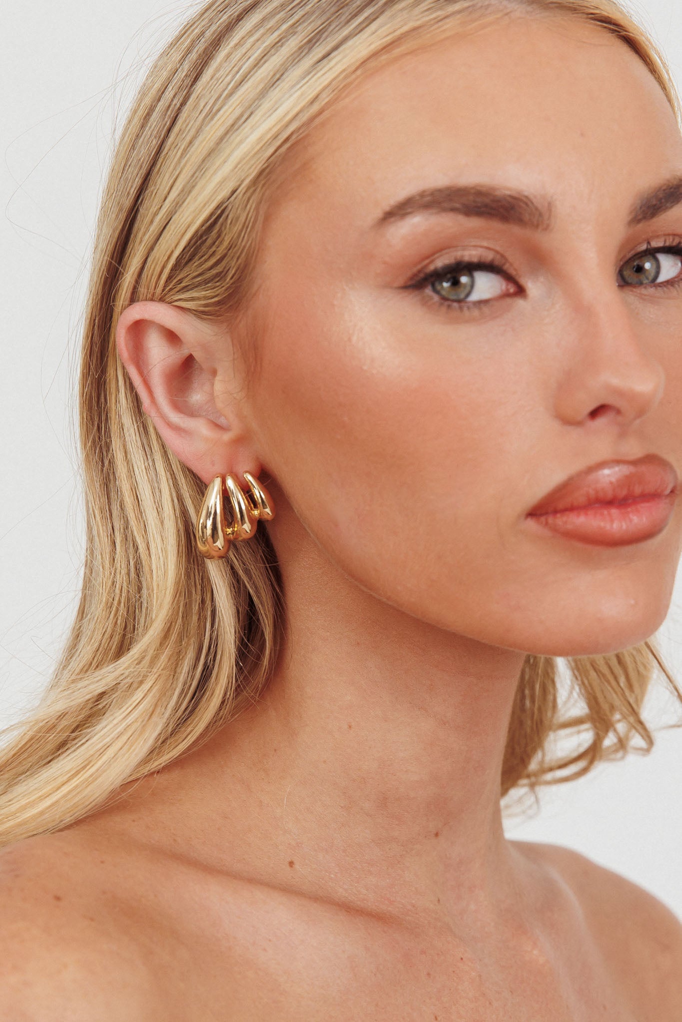 Lilly Ridged Earrings Gold by Selfie Leslie Australia