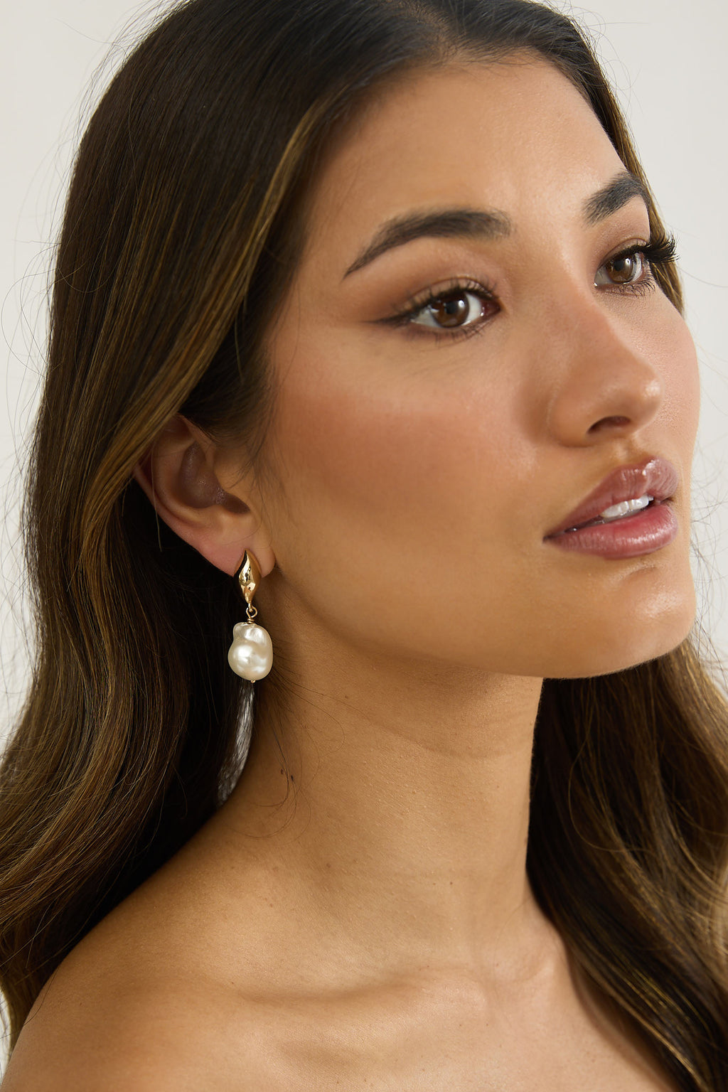 Arna Baroque Pearl Drop Earrings Gold/Pearl by Selfie Leslie Australia