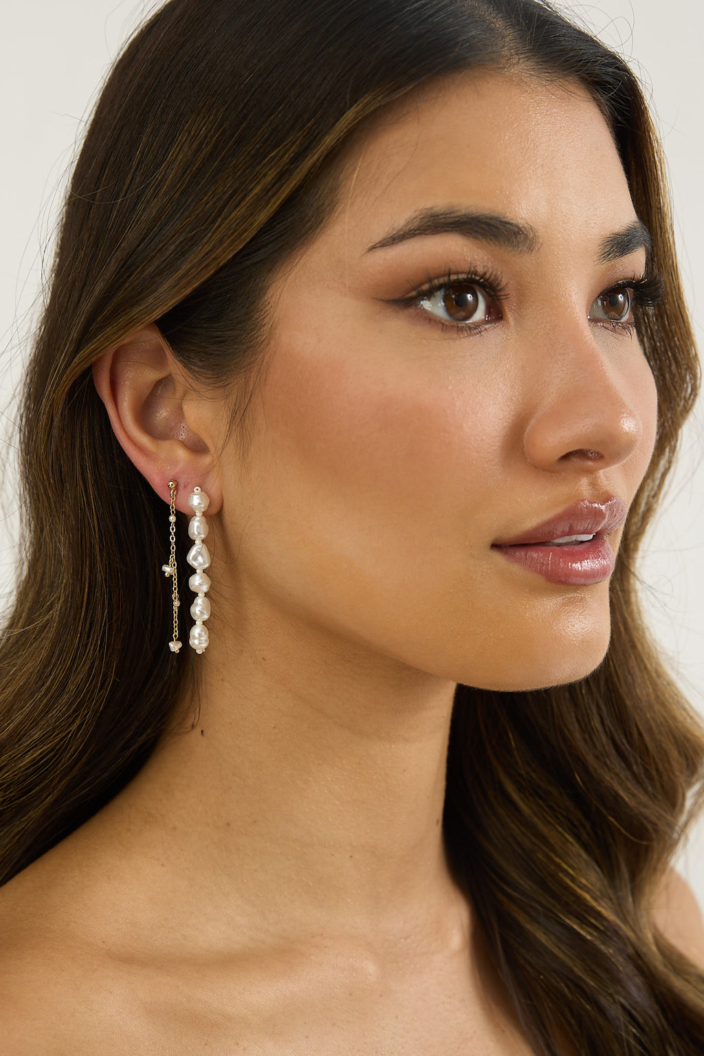 Marais Asymmetric Chain & Pearl Earrings Gold/Pearl by Selfie Leslie Australia