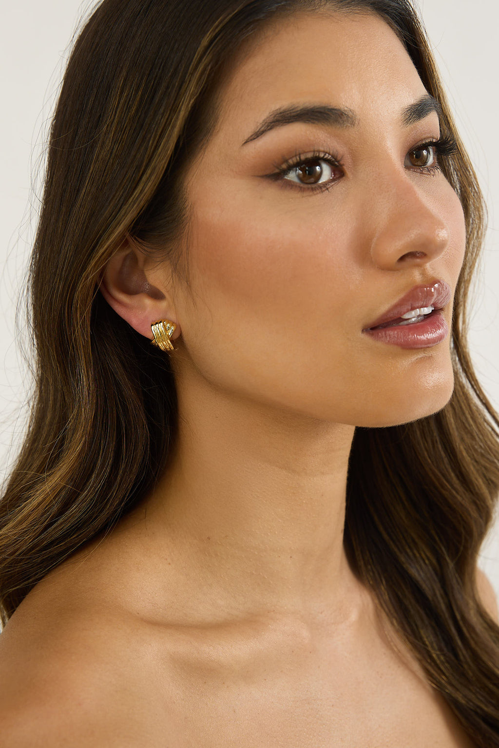 Miya Ridged Criss-Cross Earrings Gold by Selfie Leslie Australia