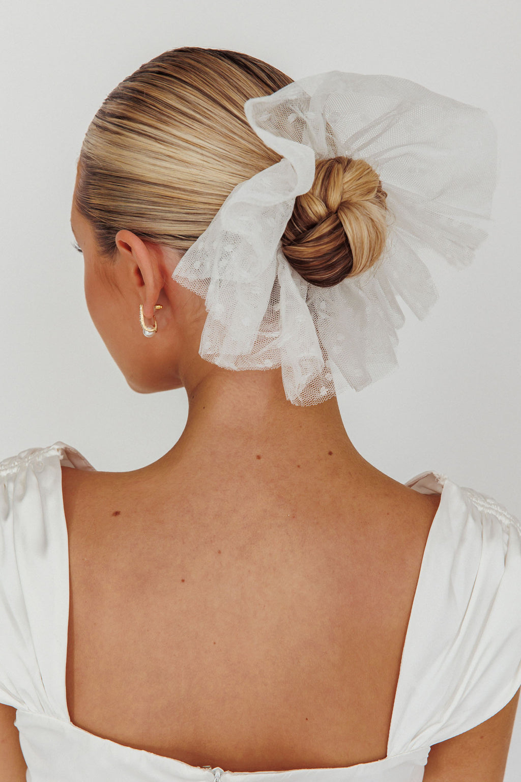 Hoda Lace Scrunchie White by Selfie Leslie Australia