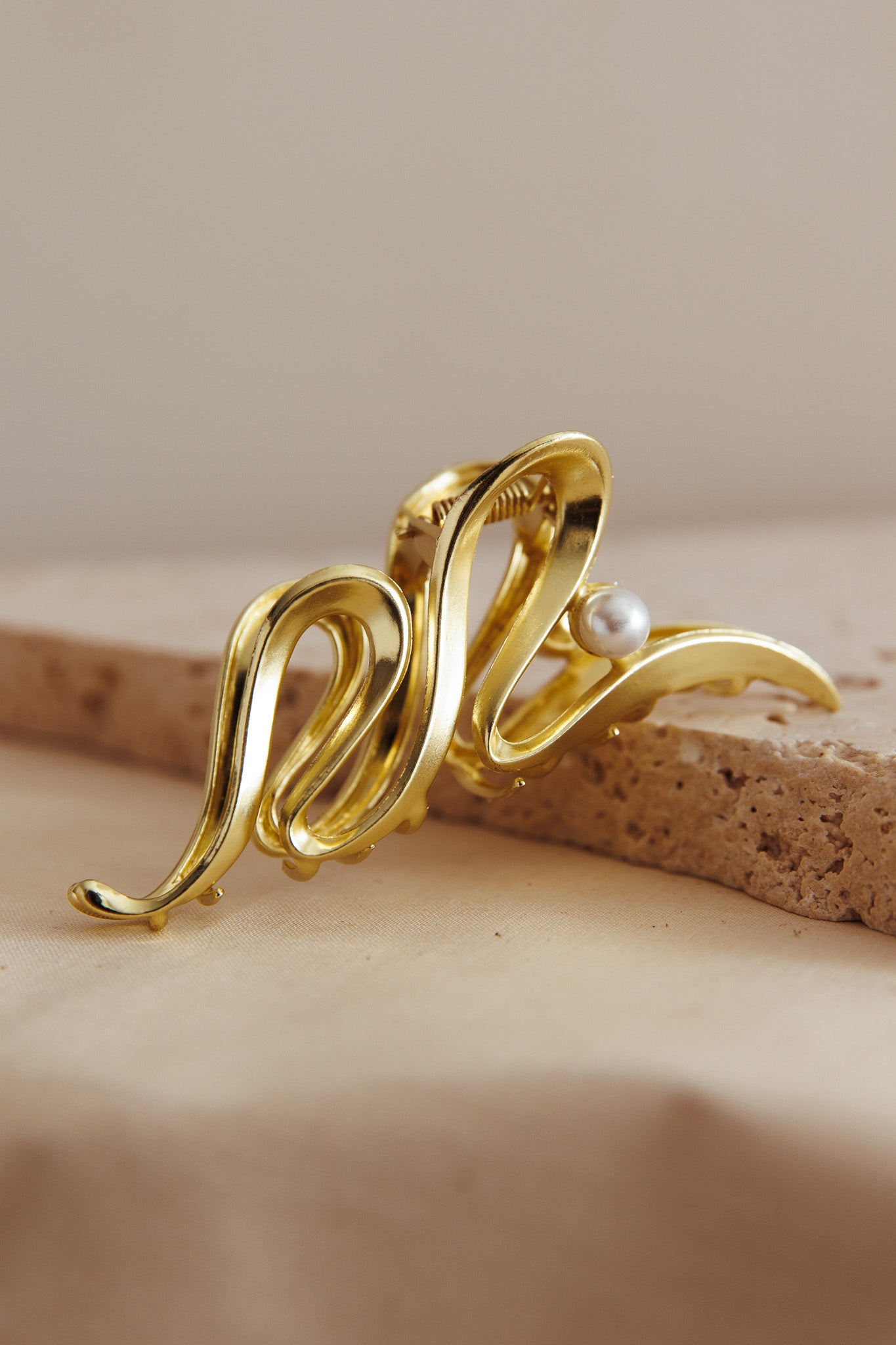 Senora Pearl Accent Hairclip Gold by Selfie Leslie Australia
