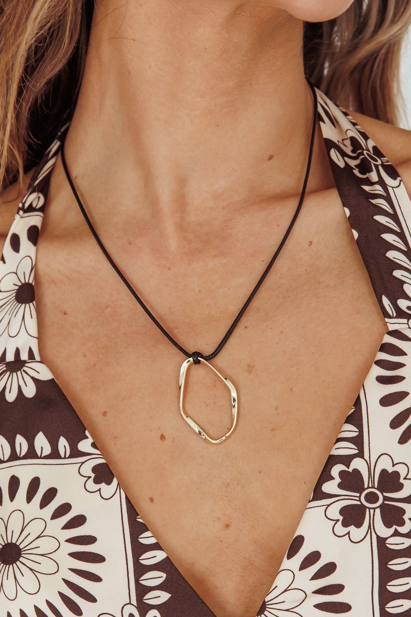 Kassie Oval Pendant Necklace Gold by Selfie Leslie Australia