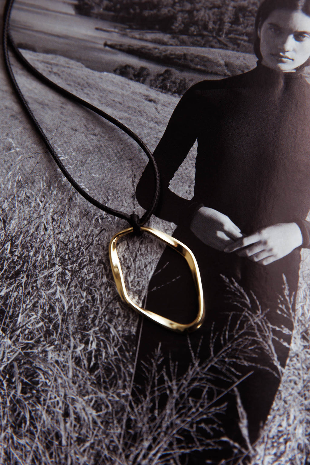 Kassie Oval Pendant Necklace Gold by Selfie Leslie Australia
