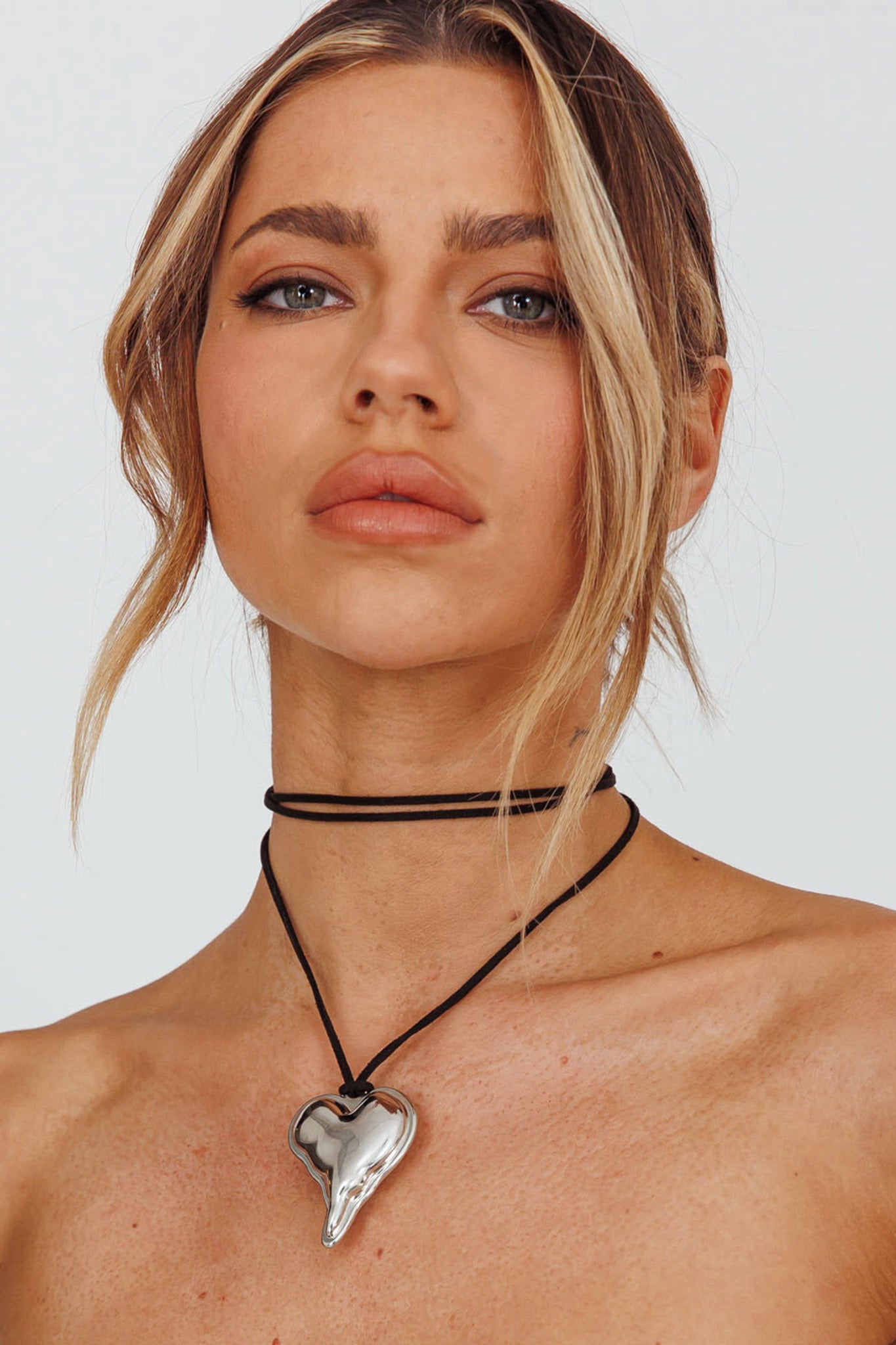 Corazon Heart Pendant Choker Silver by Selfie Leslie Australia
