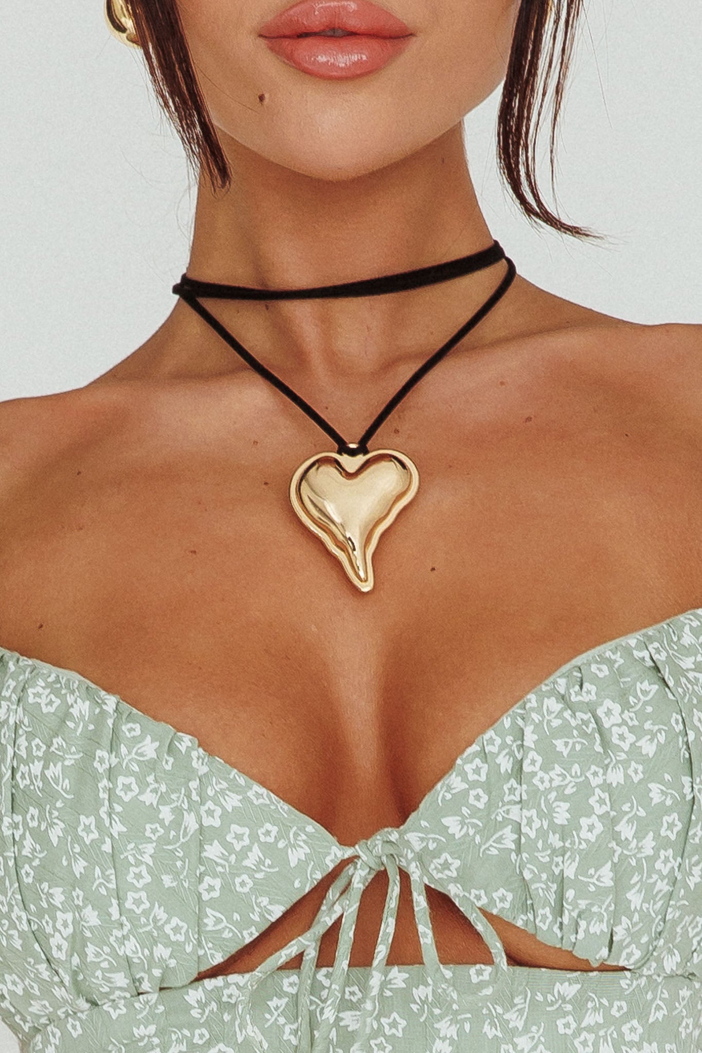 Corazon Heart Pendant Choker Gold by Selfie Leslie Australia