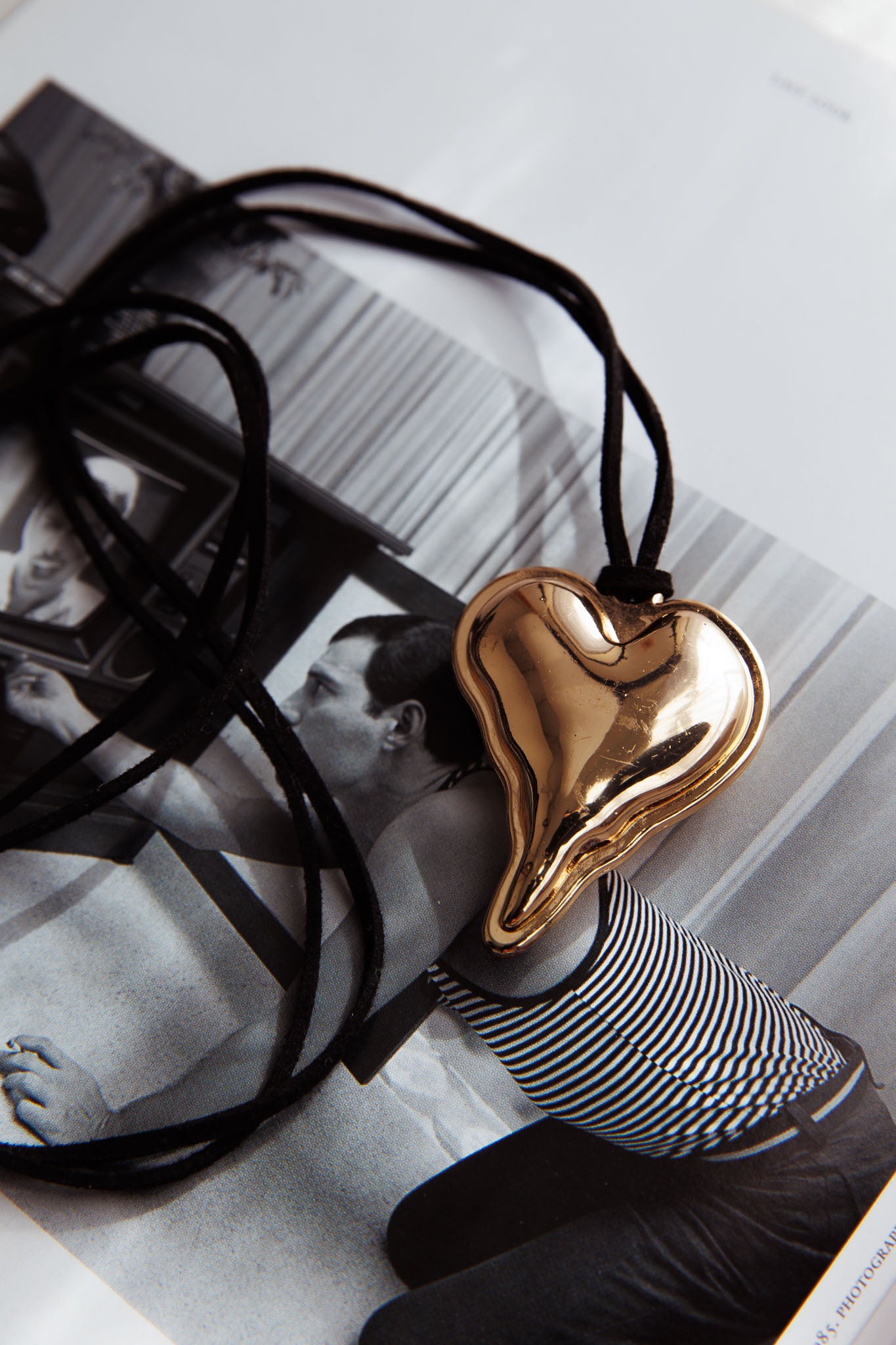 Corazon Heart Pendant Choker Gold by Selfie Leslie Australia