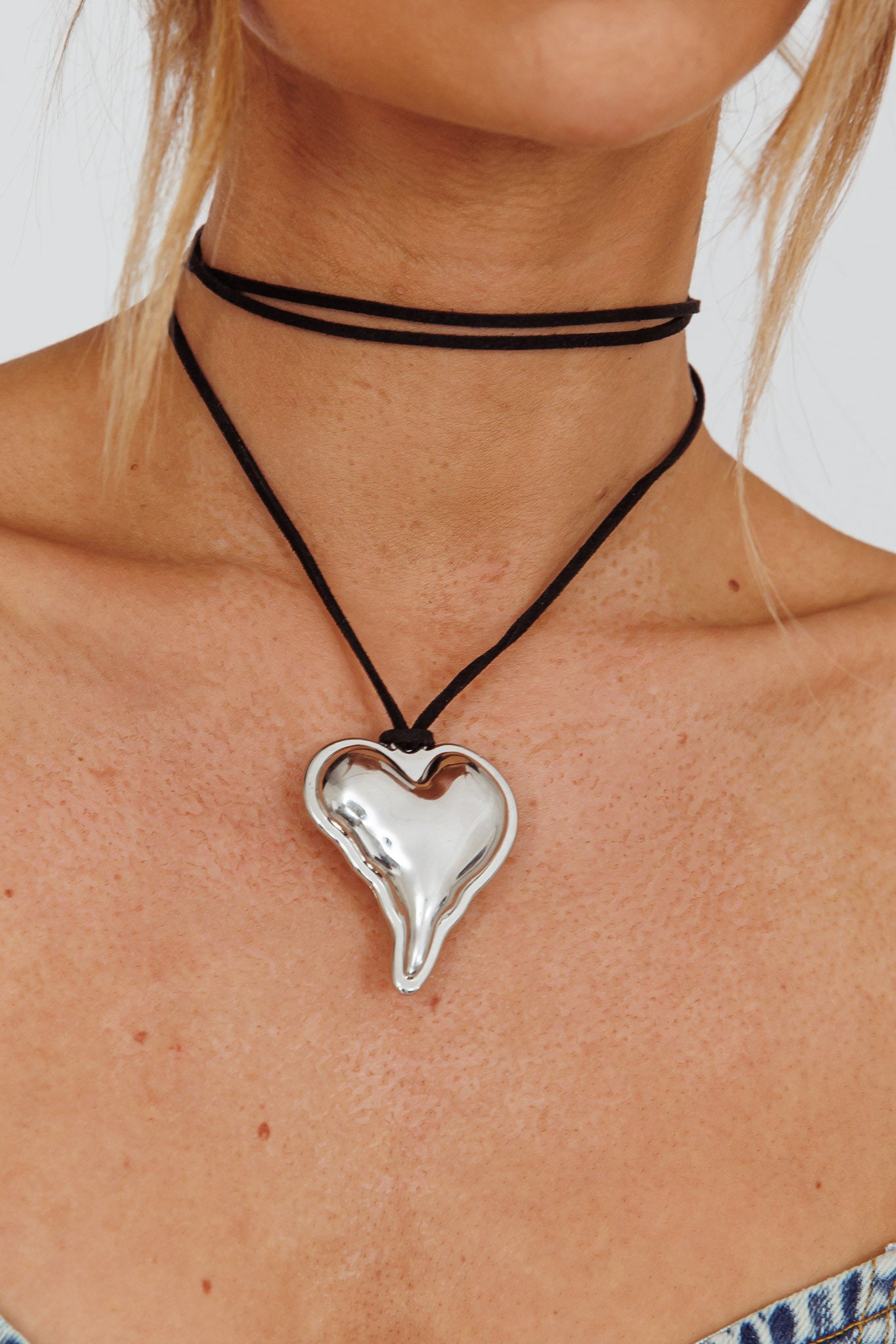 Corazon Heart Pendant Choker Silver by Selfie Leslie Australia