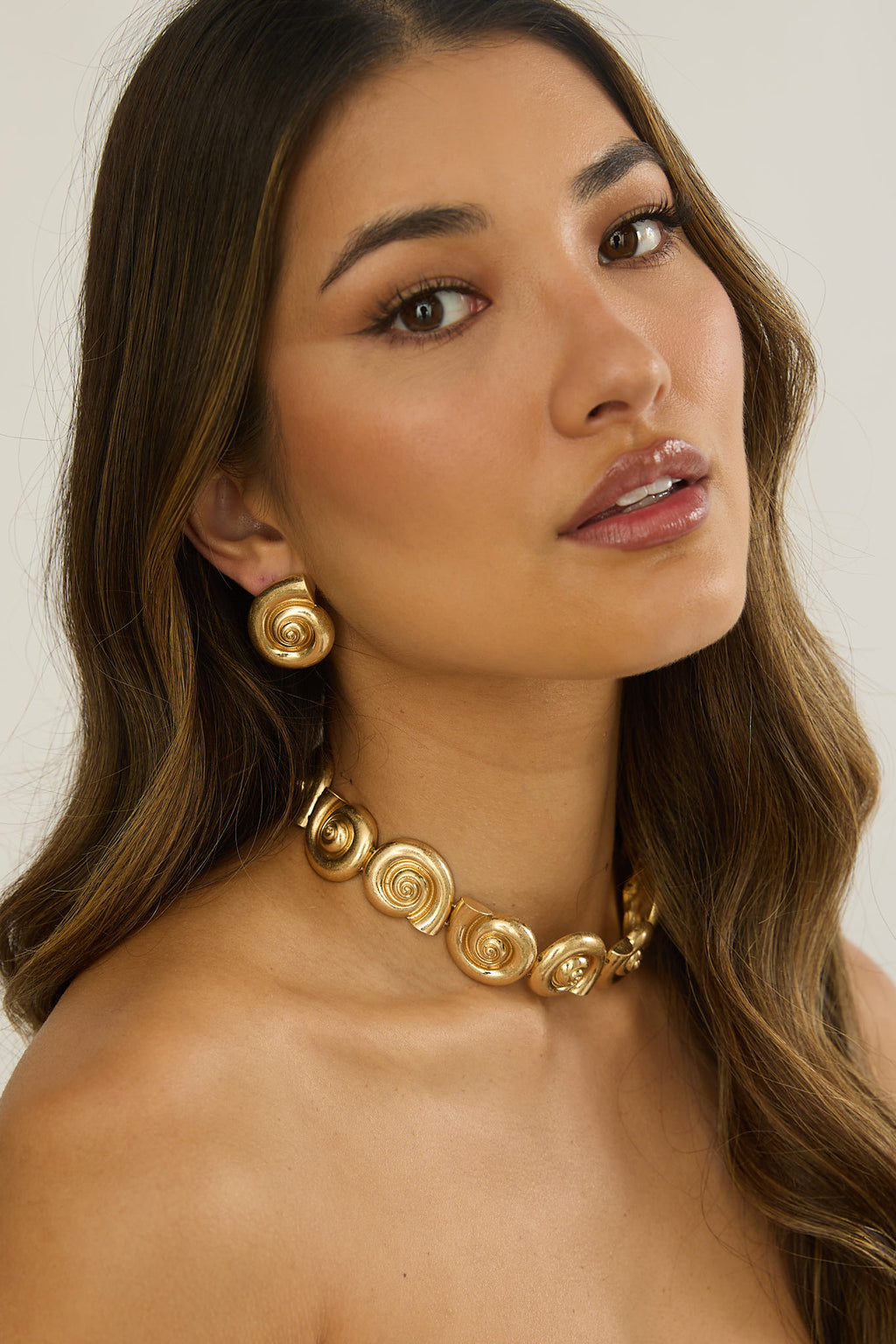 Serenova Spiral Shell Collar Necklace Gold by Selfie Leslie Australia