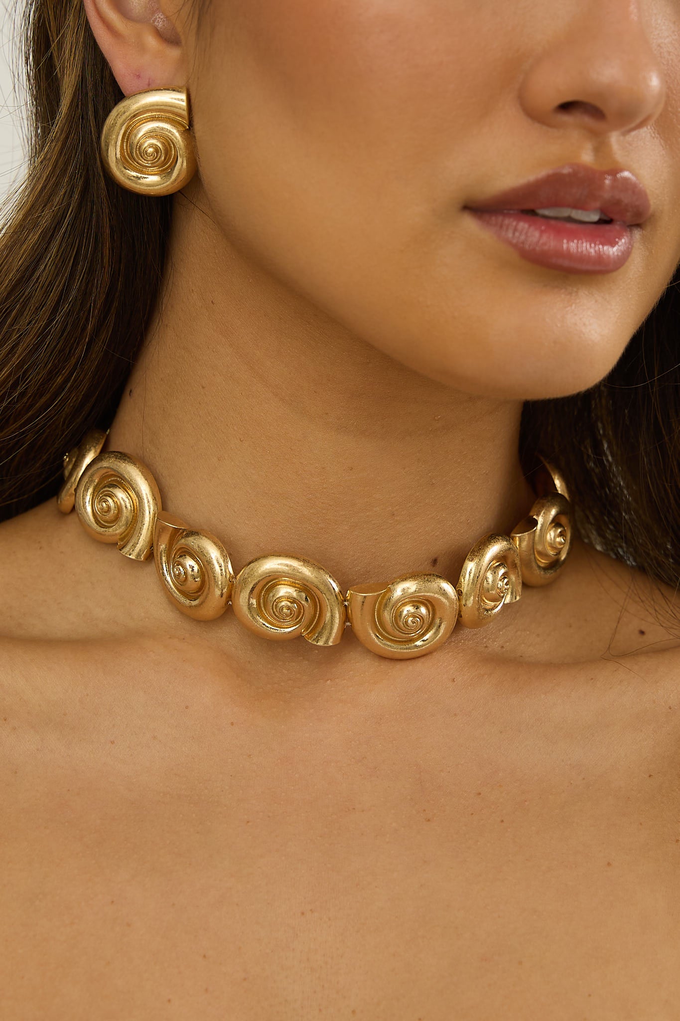 Serenova Spiral Shell Collar Necklace Gold by Selfie Leslie Australia