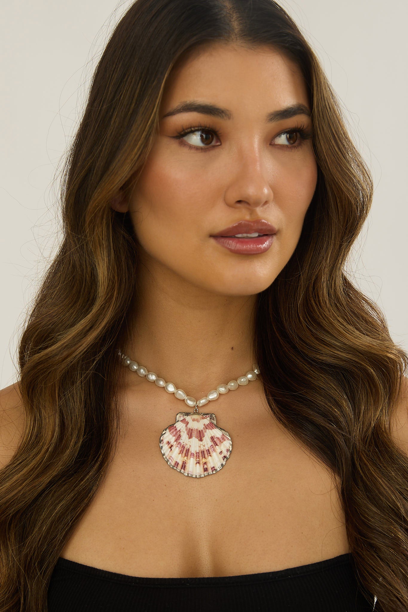 Merita Shell Pendant Pearl Necklace Pink Shell by Selfie Leslie Australia