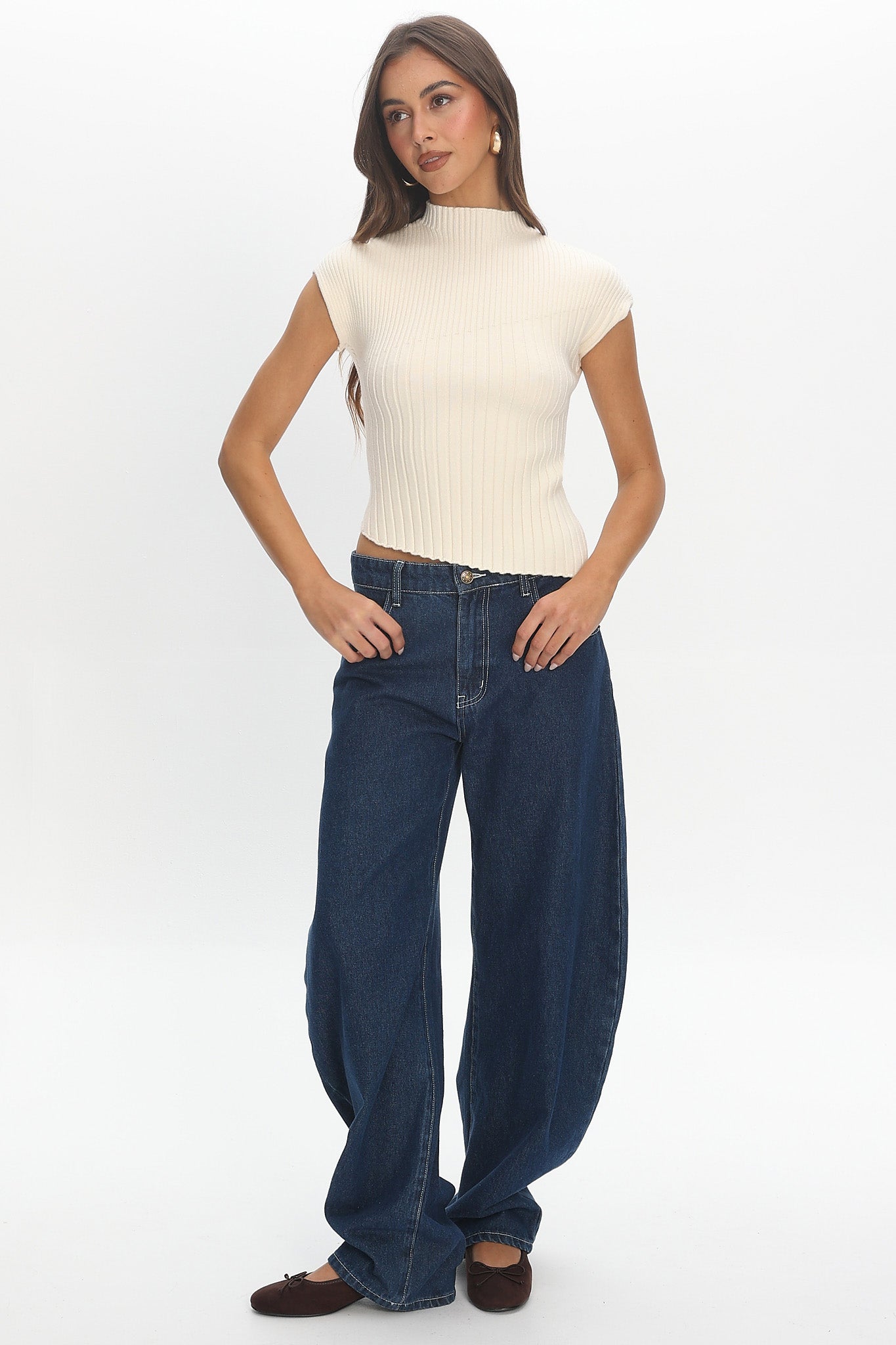 Young Hearts Asymmetric Hem Ribbed Knit Top Ivory