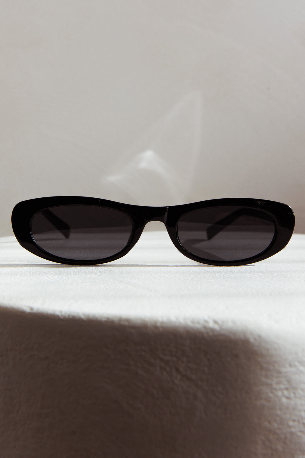 Live Loud Oval Sunglasses Black by Selfie Leslie Australia