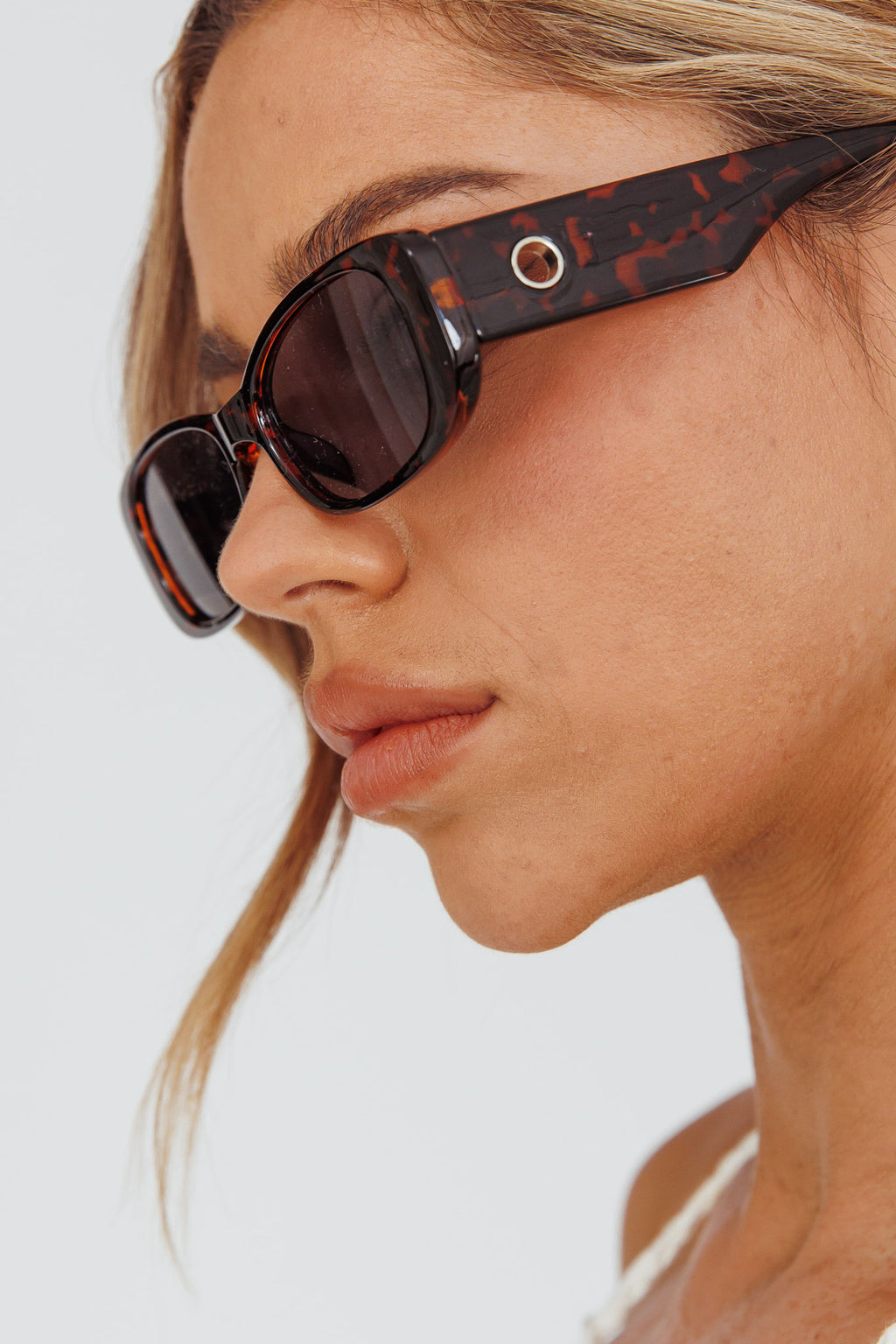 Eola Retro Sunglasses Tort by Selfie Leslie Australia