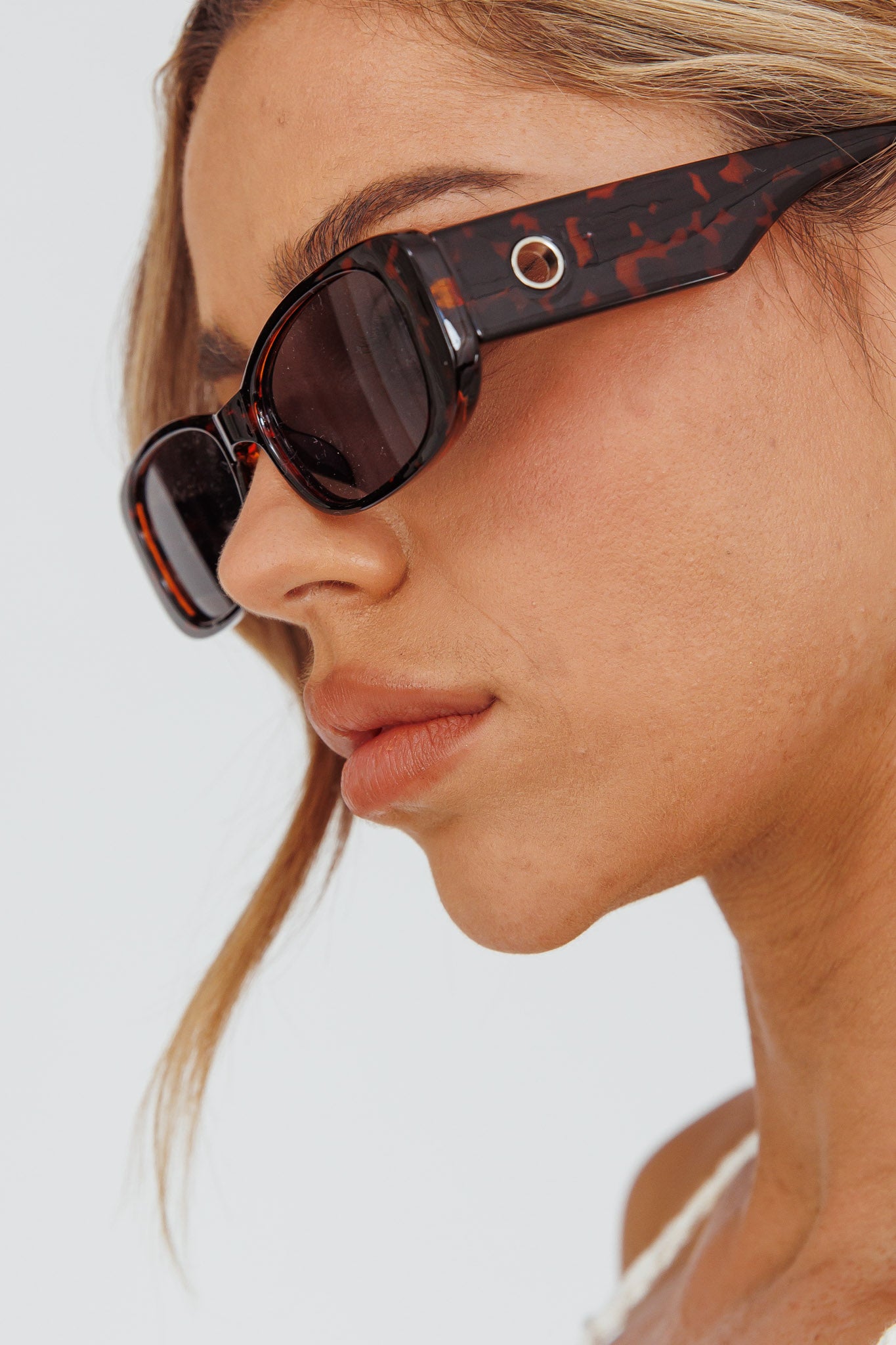 Eola Retro Sunglasses Tort by Selfie Leslie Australia