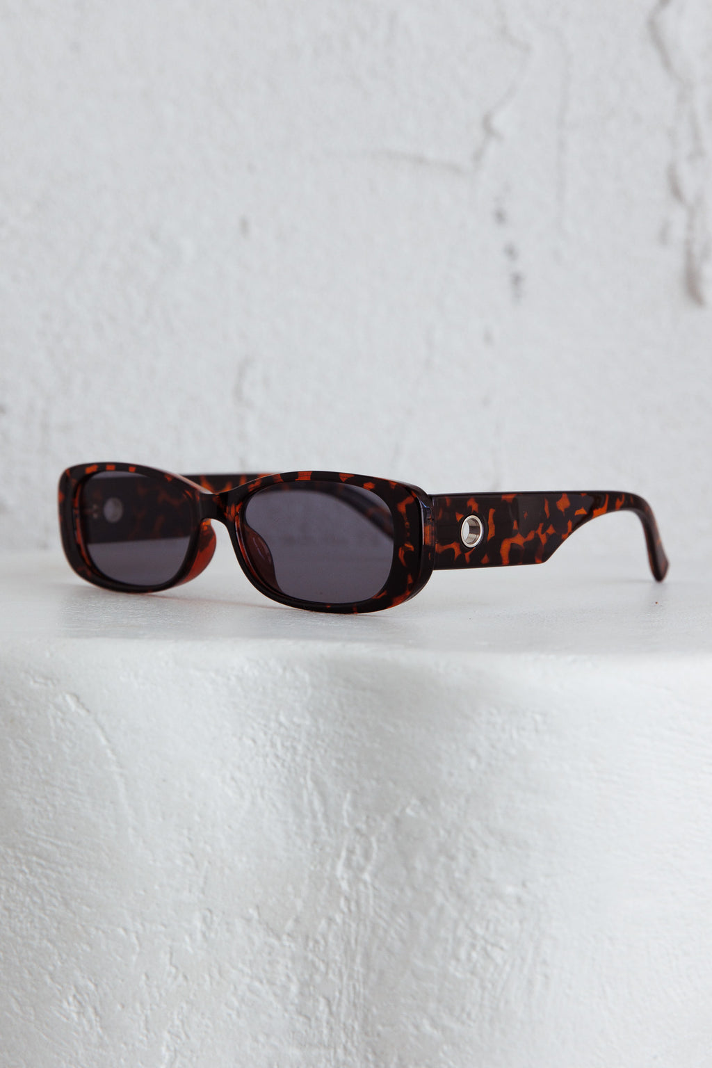 Eola Retro Sunglasses Tort by Selfie Leslie Australia