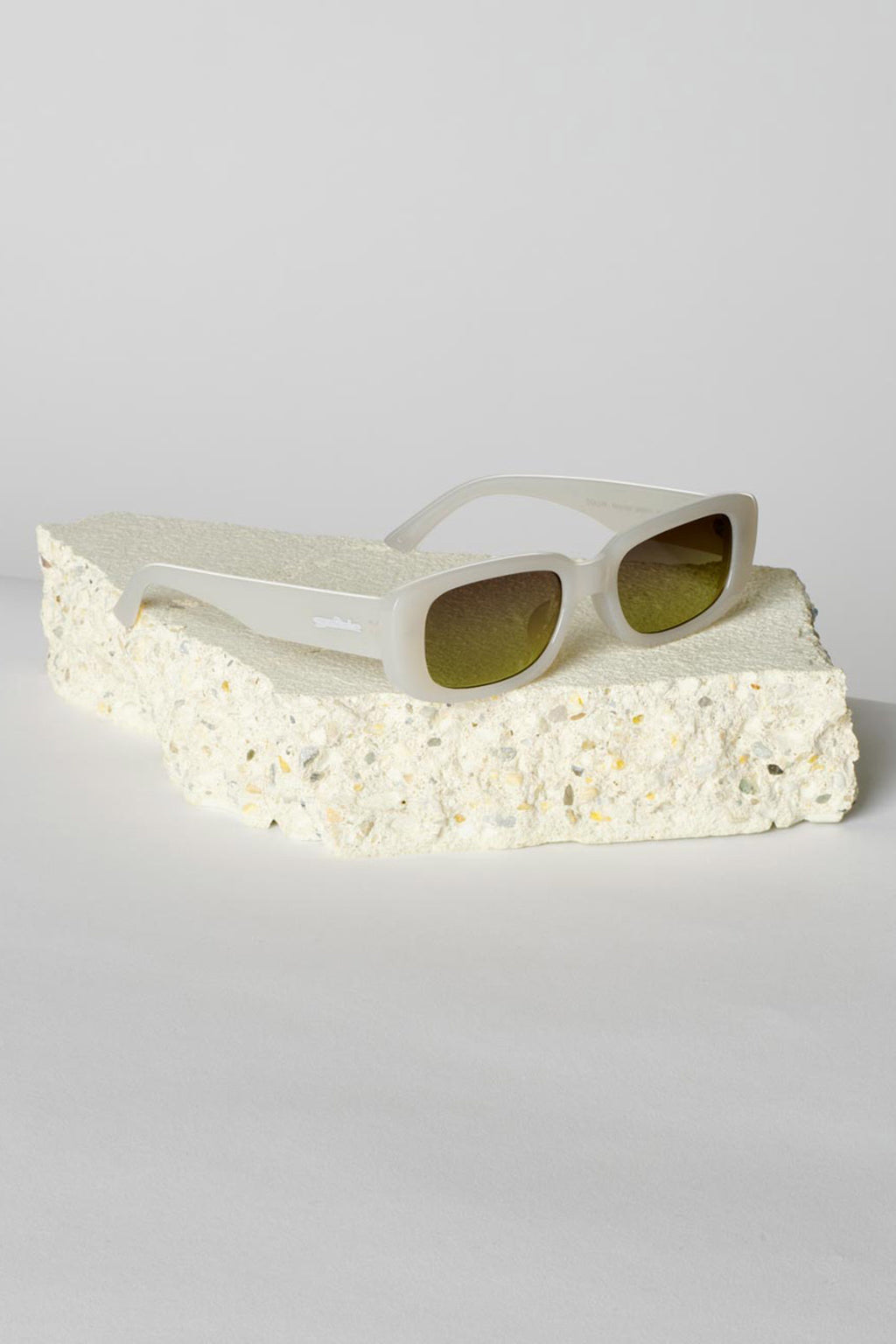 SZADE Sunglasses Dollin ; Ash by Selfie Leslie Australia