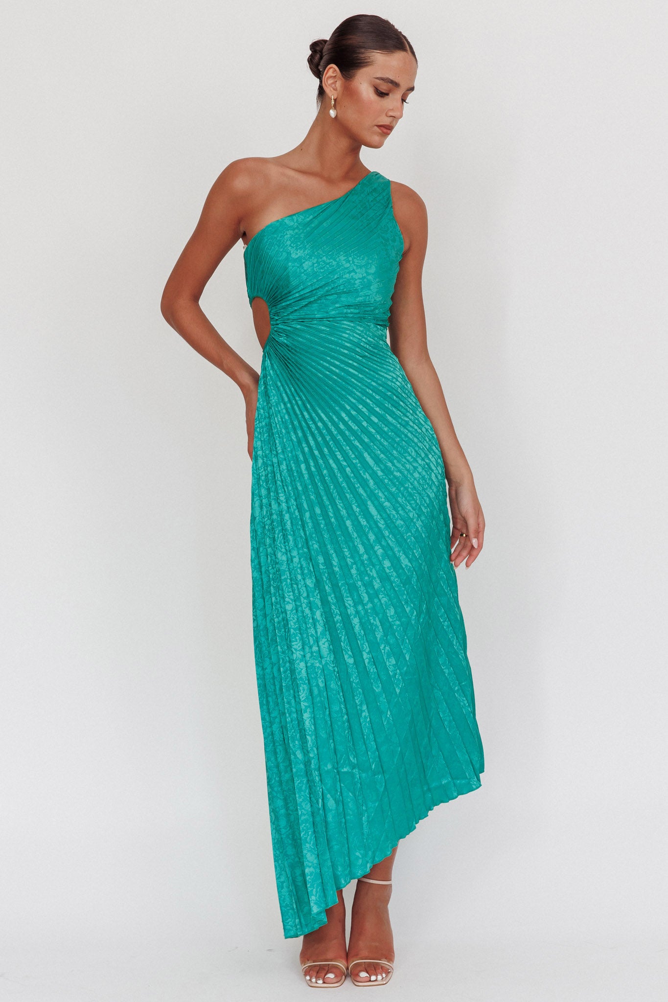 Amelie One-Shoulder Accordion Pleat Maxi Dress Kelly Green by Selfie Leslie Australia