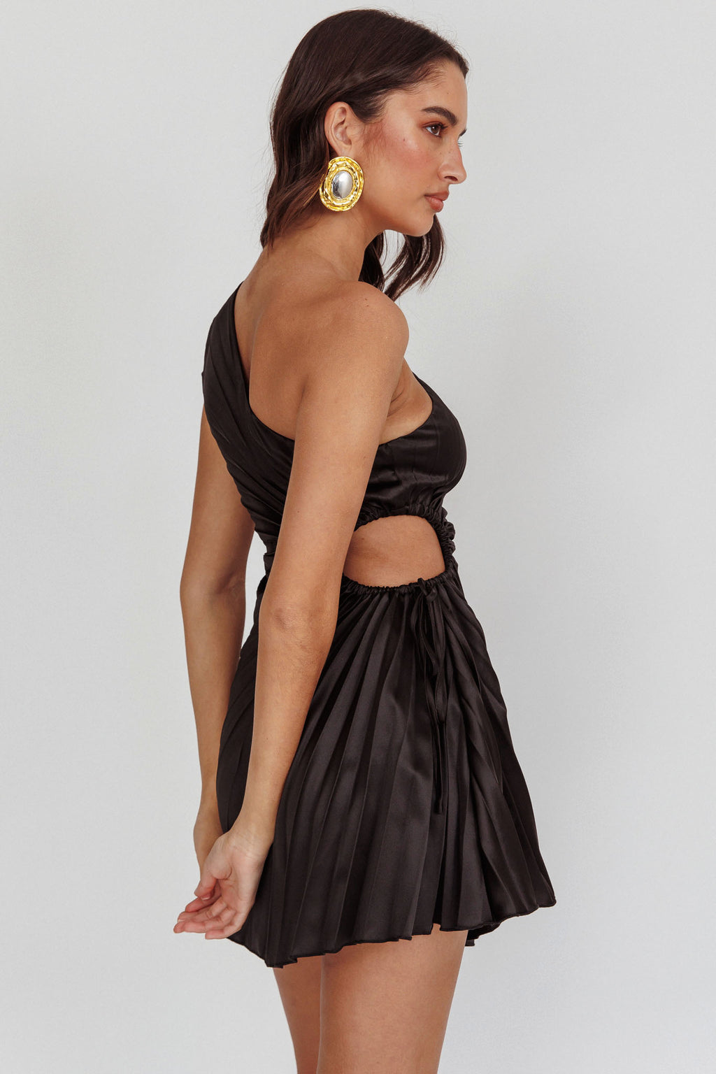 Glow Ray One-Shoulder Pleat Dress Black by Selfie Leslie Australia